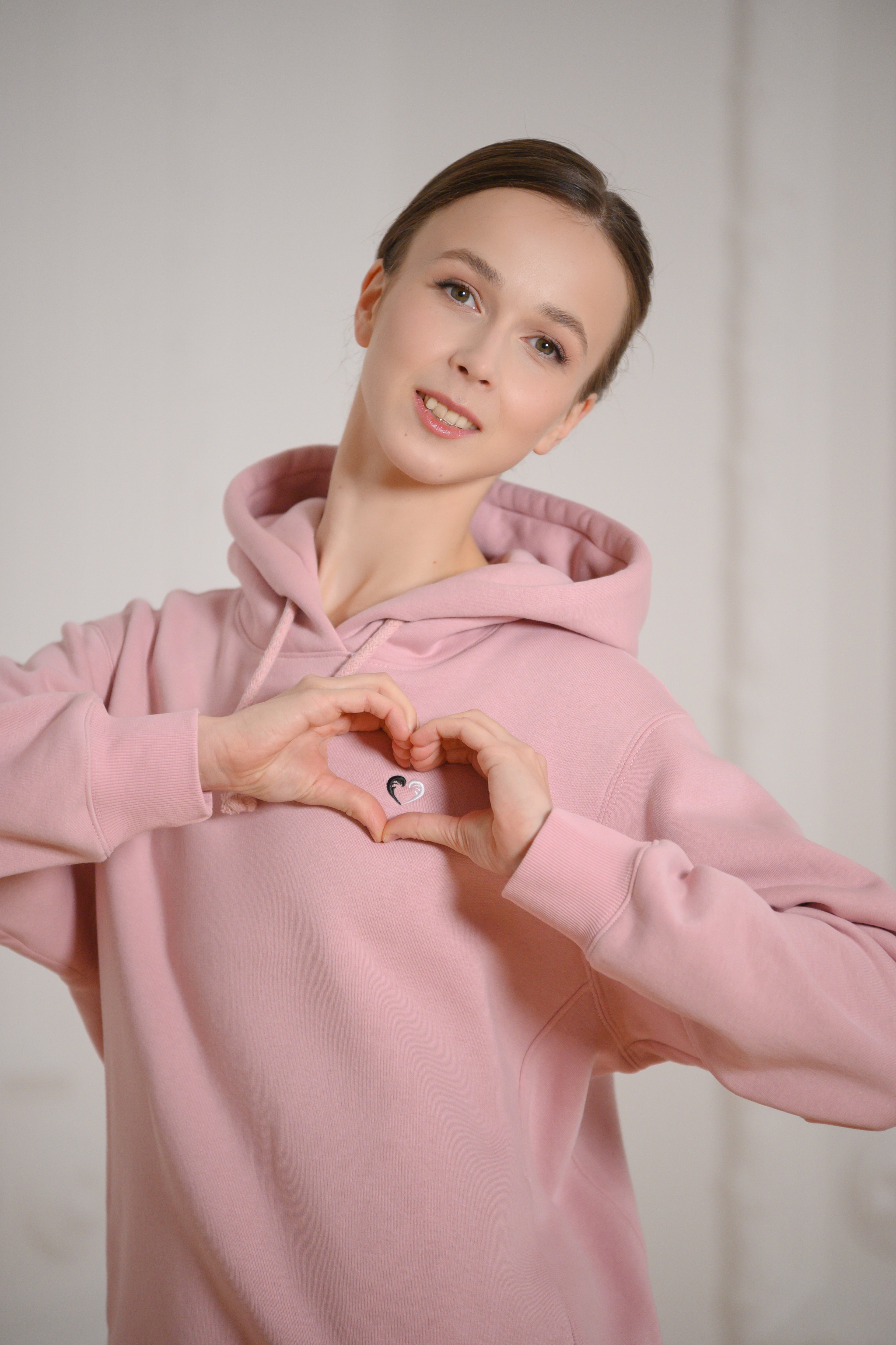 Love sign hoodie