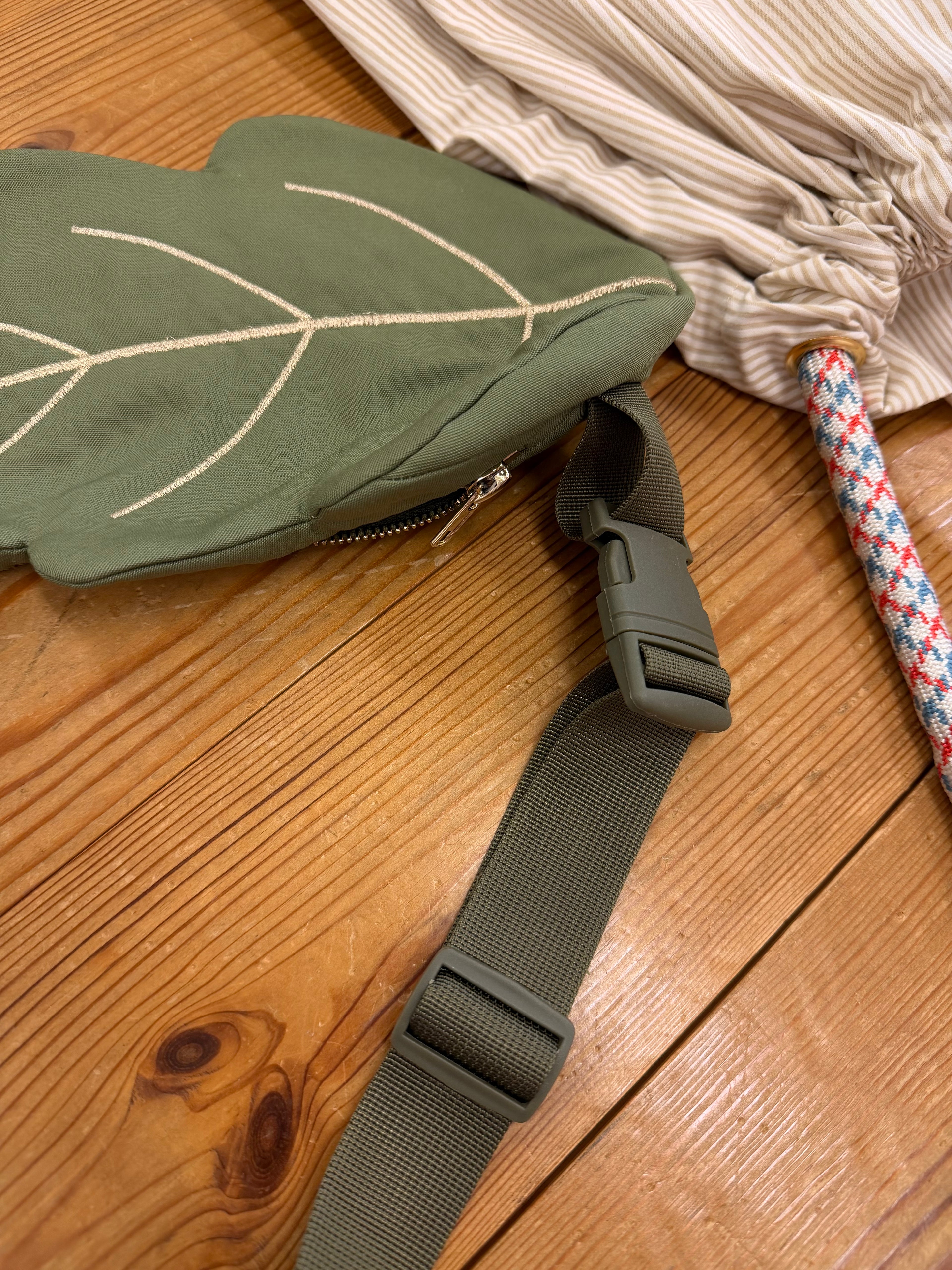 LEAF BUM BAG
