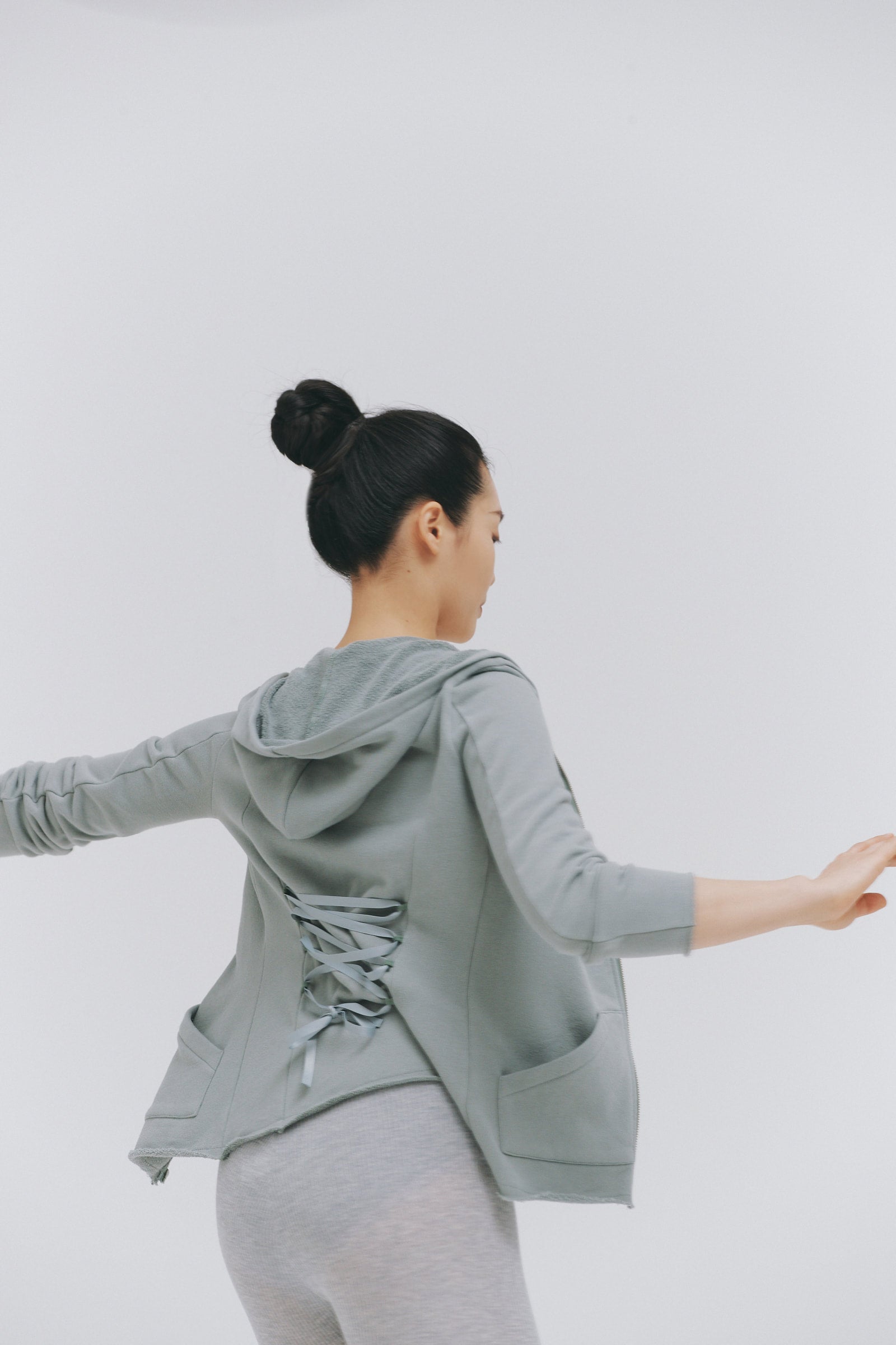 ORGANIC COTTON LACED HOODIE | SAUGE
