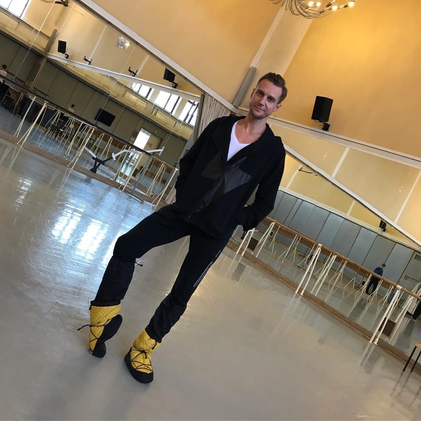 Transformer booties Mustard by Igor Kolb