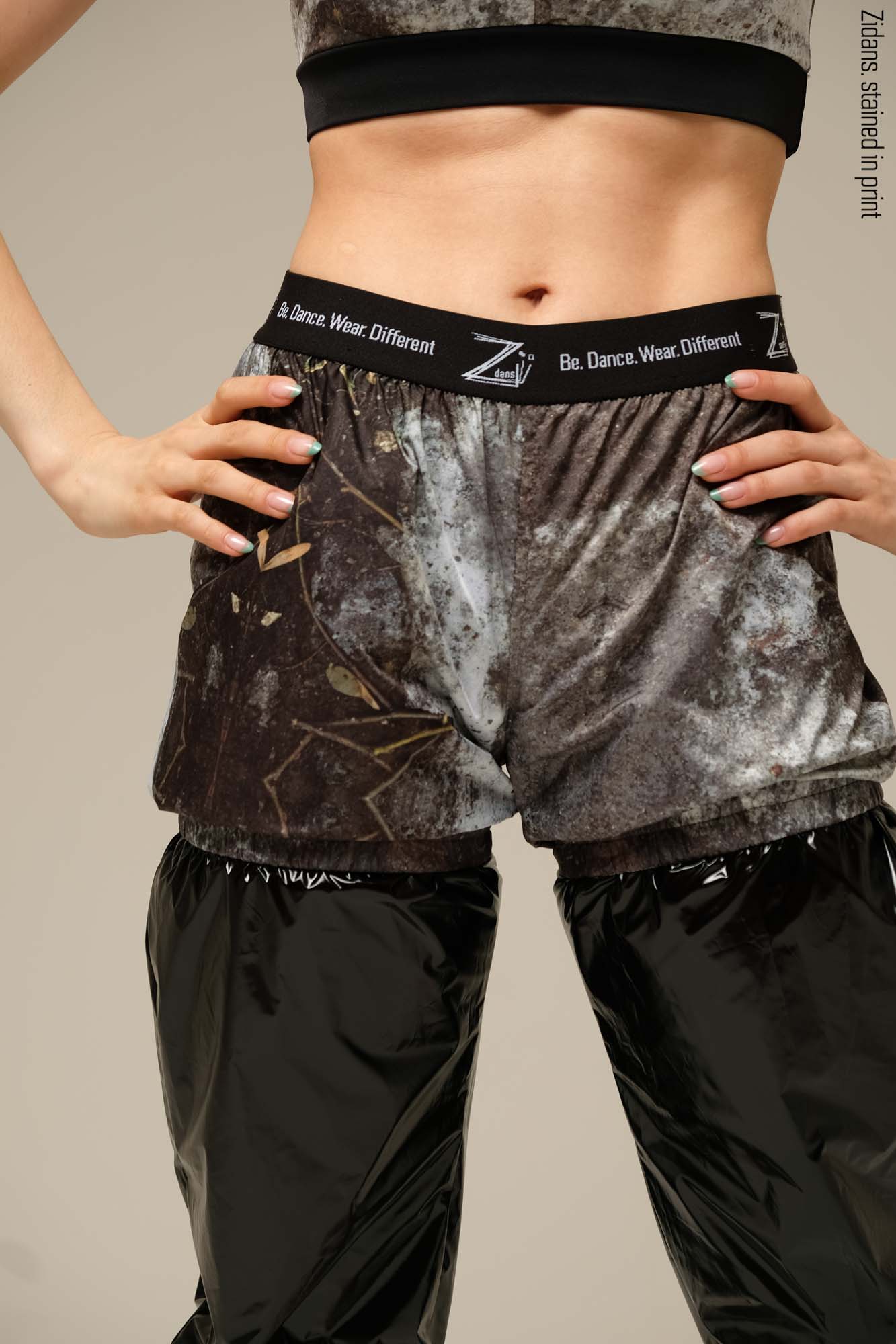 Pants + Shorts, stained in print | mud