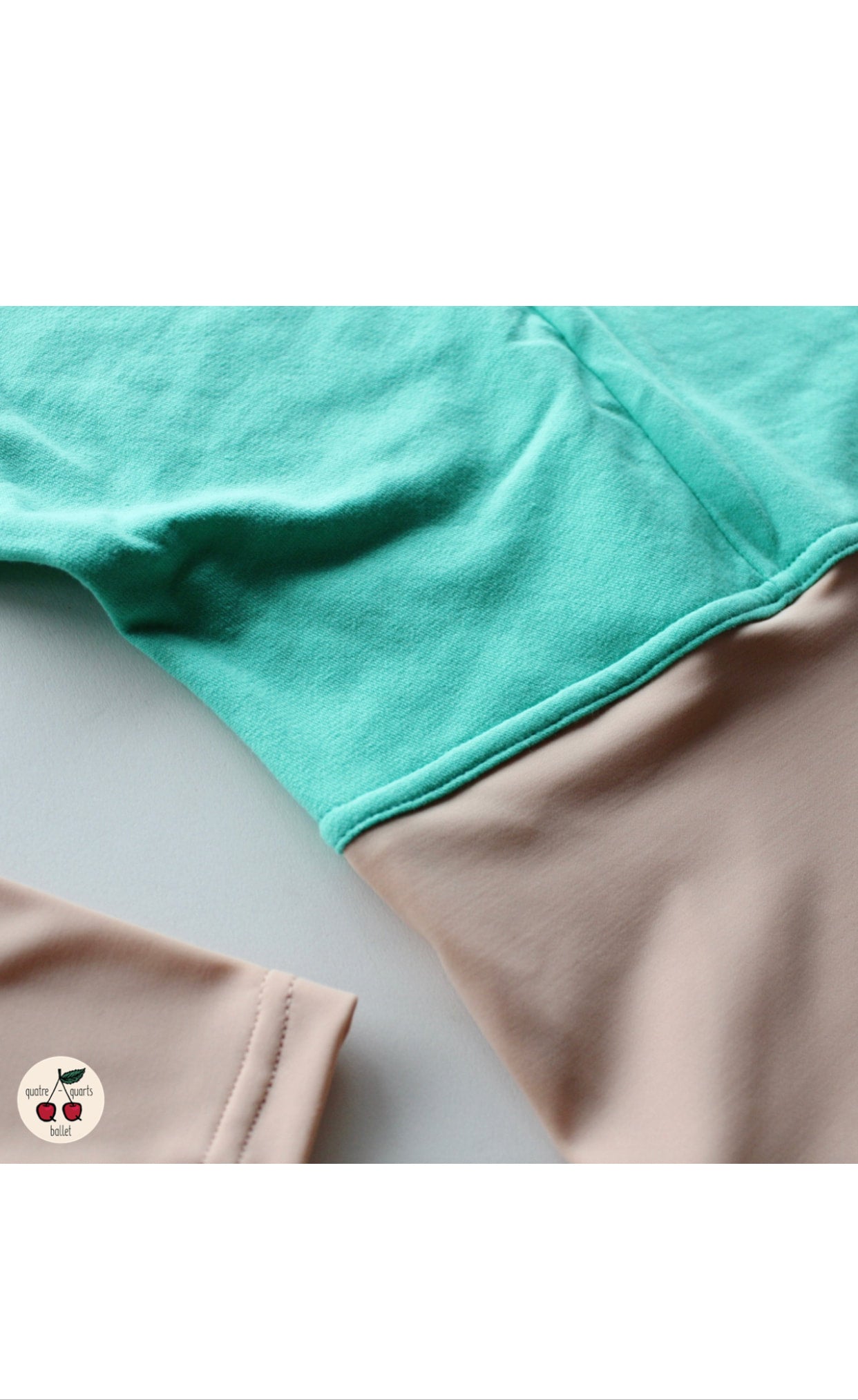 Sweatshirt with colour waist | Mint x Nude