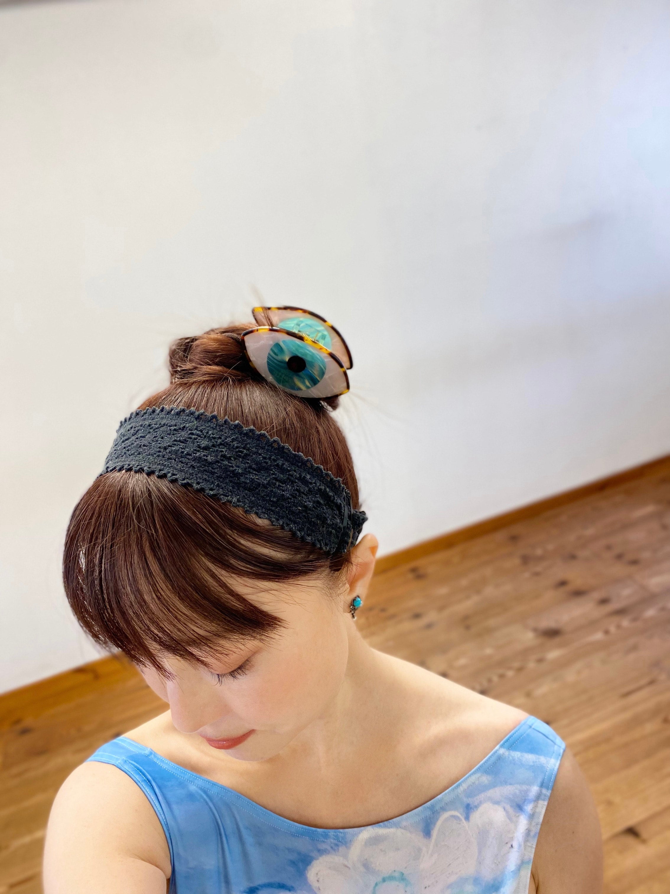 EYE HAIR CLAW - BLUE