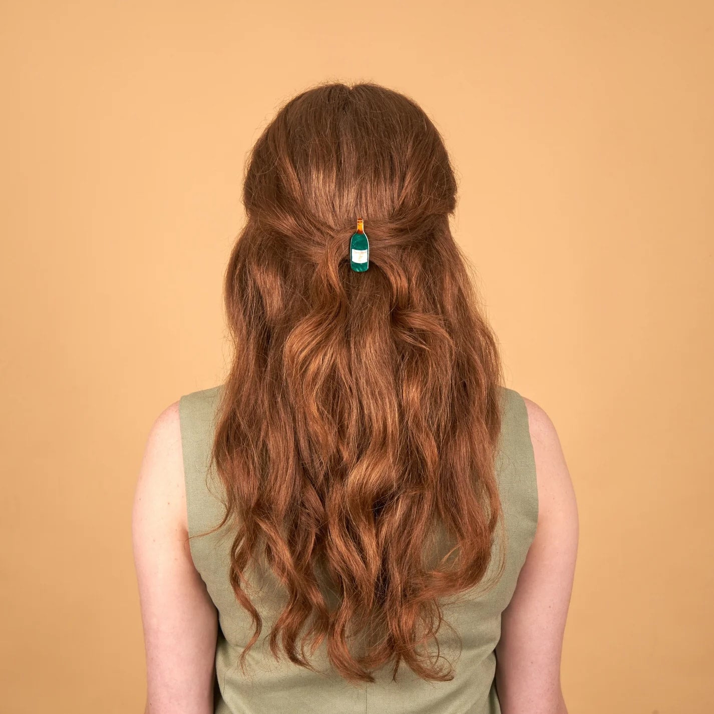 WINE HAIR CLIP