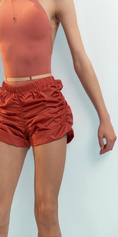 PARA CUTE – coral draped shorts