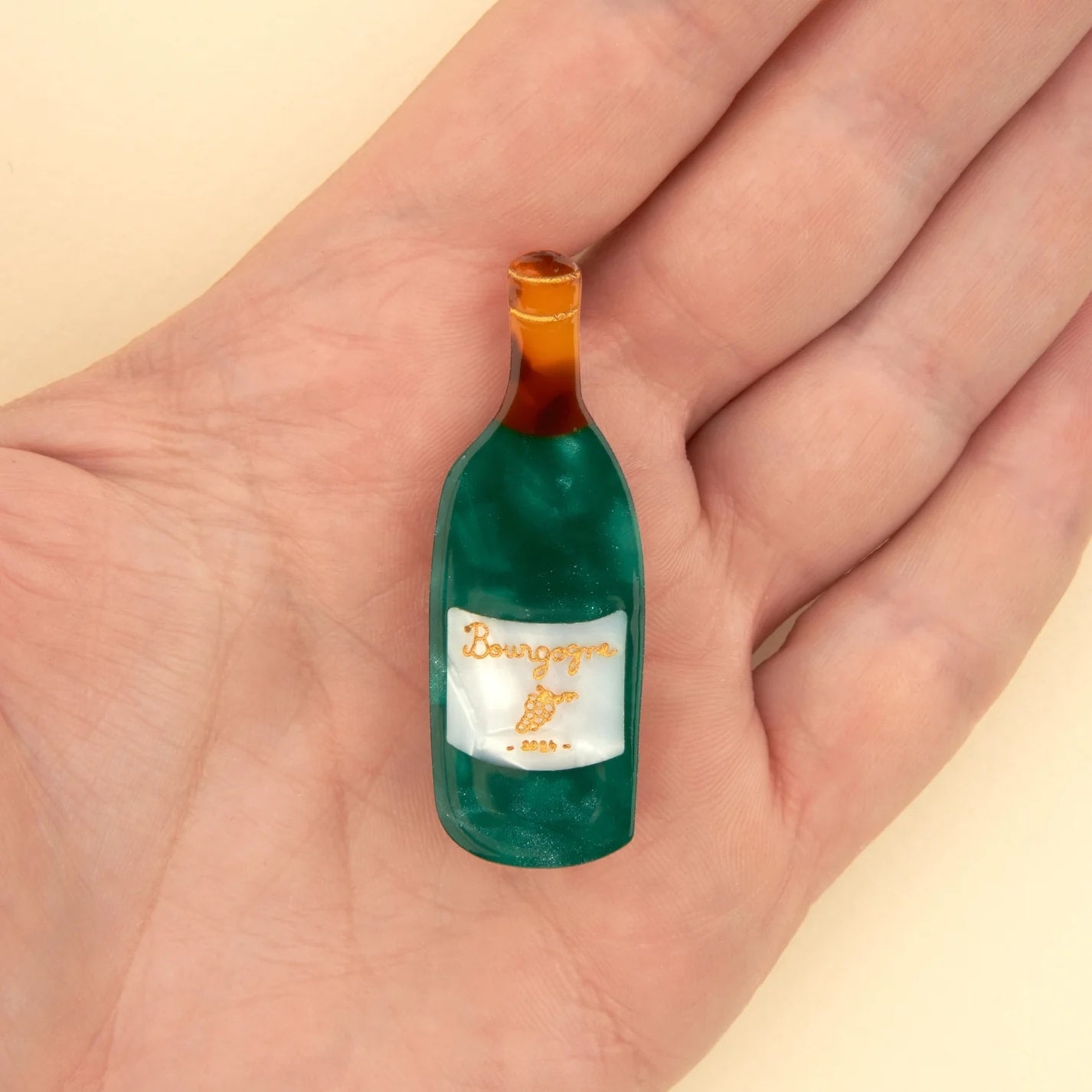 WINE HAIR CLIP