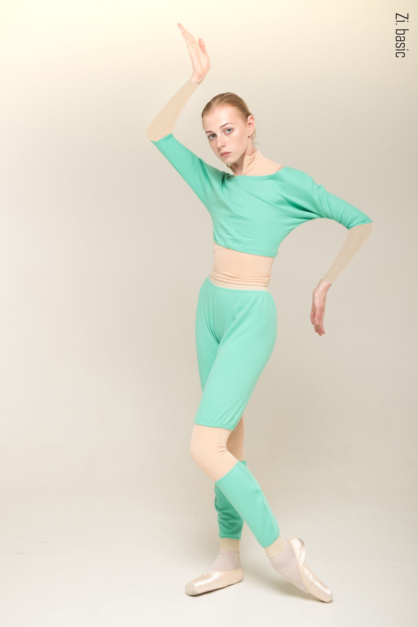Sweatshirt with colour waist | Mint x Nude