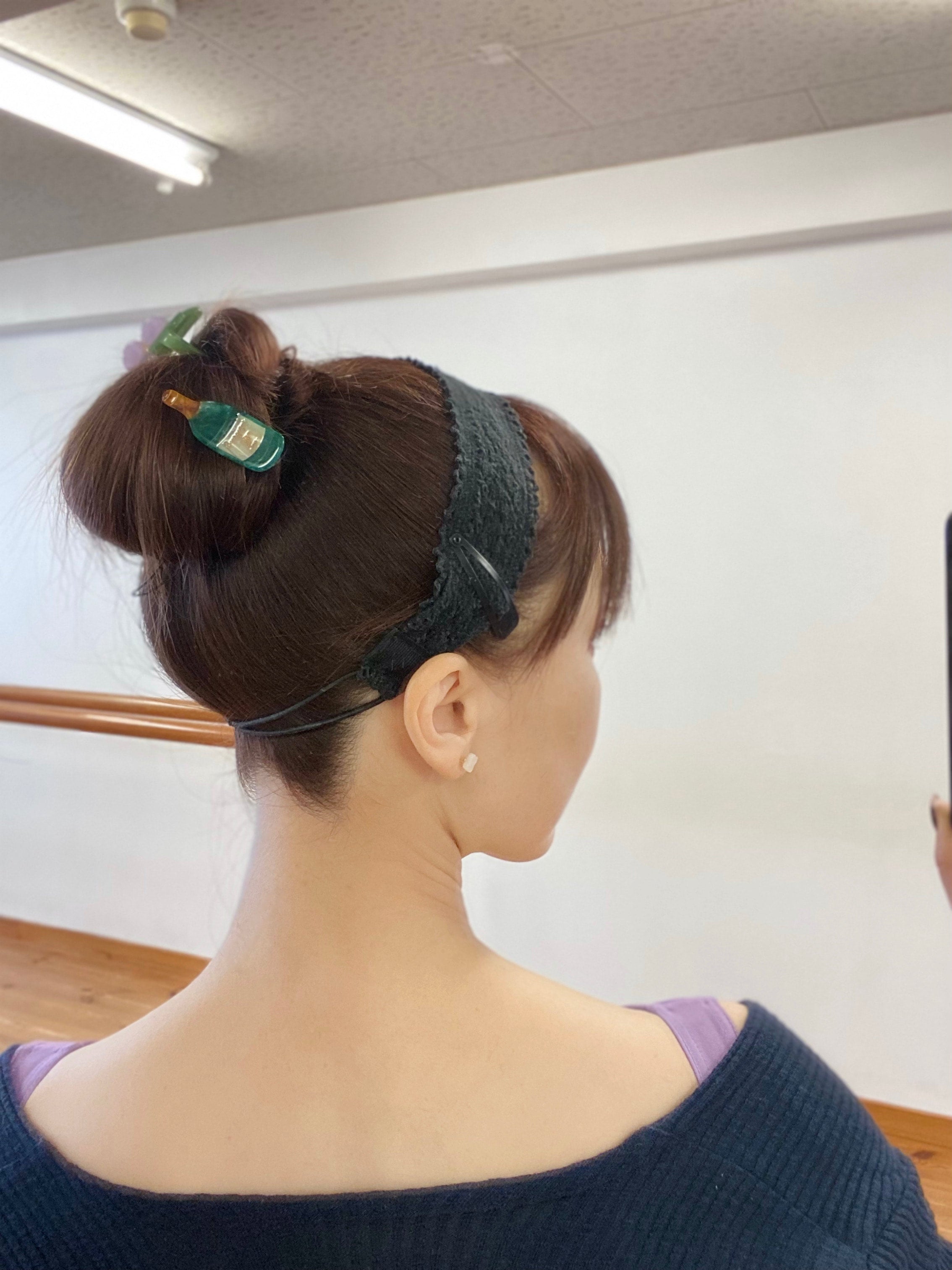 WINE HAIR CLIP