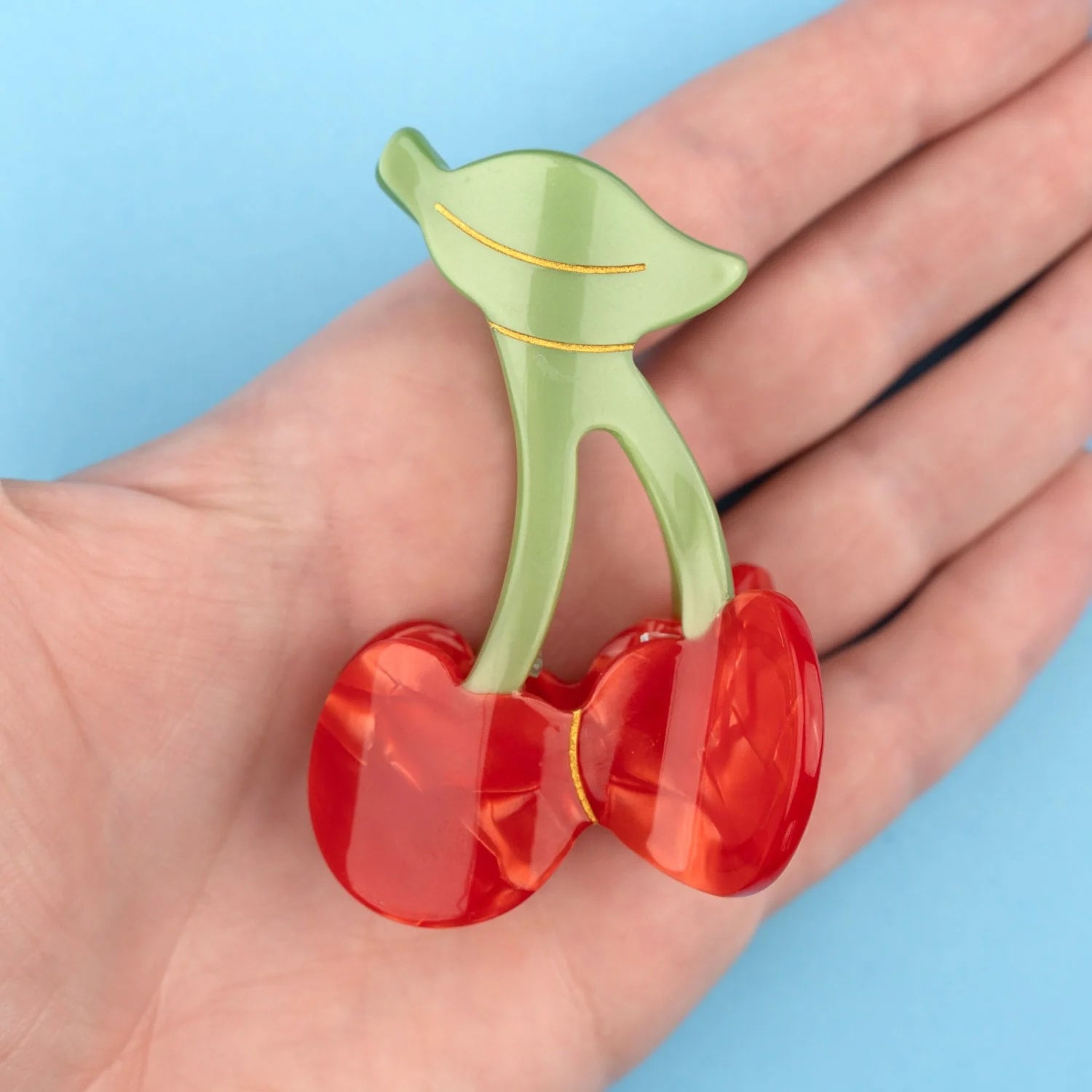 CHERRY HAIR CLAW