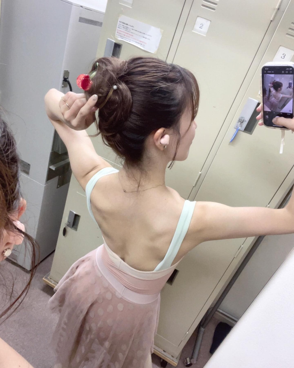 CHERRY HAIR CLAW