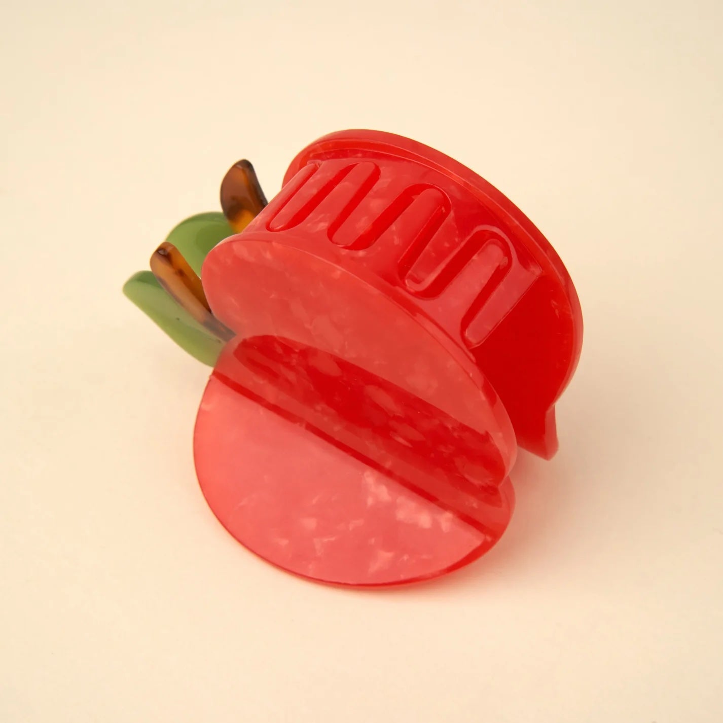 APPLE HAIR CLAW