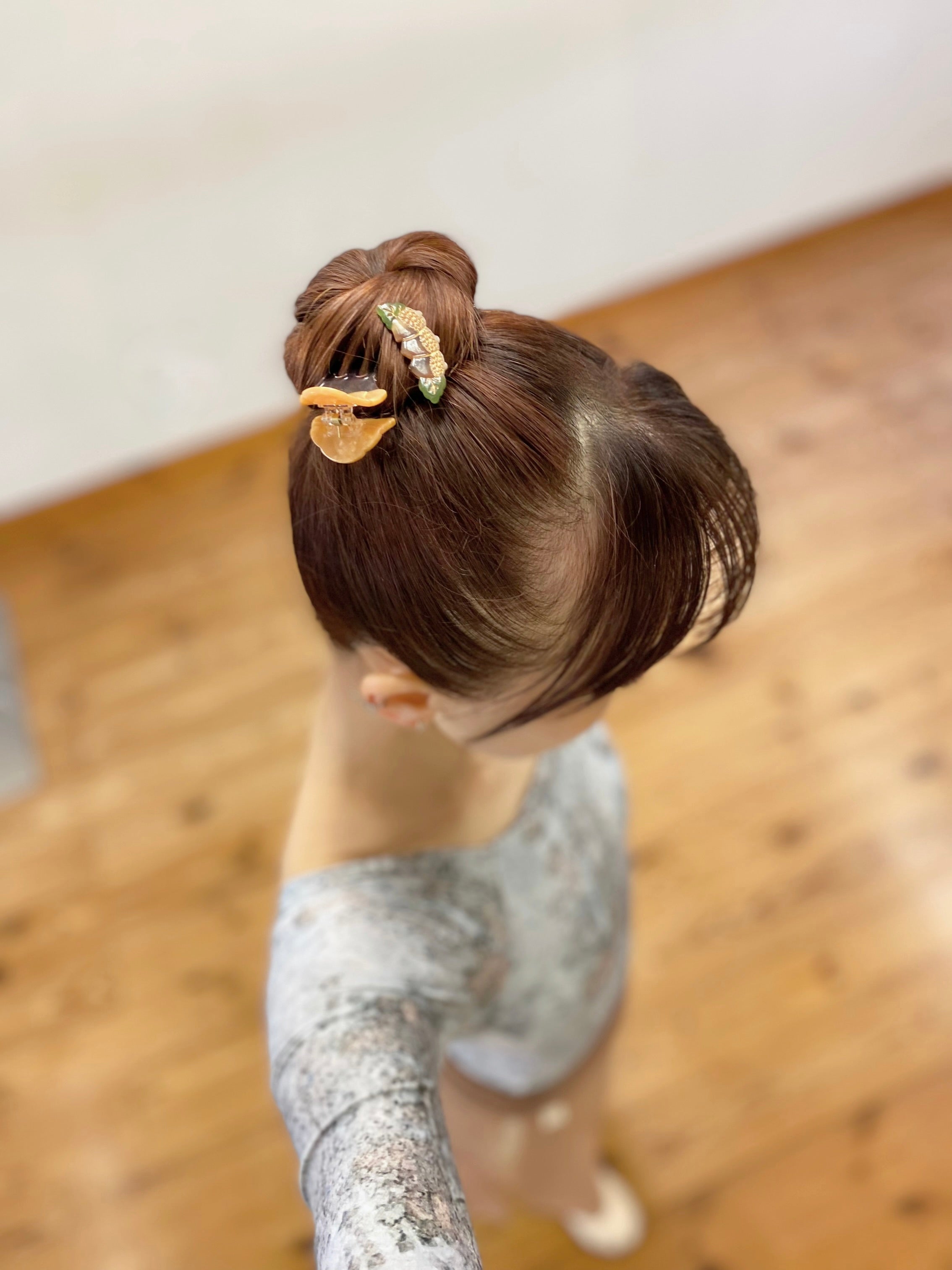 ACORNS HAIR CLIP