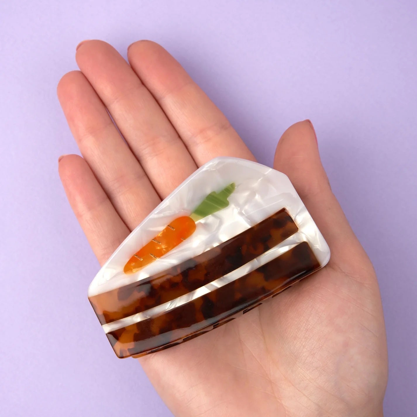CARROT CAKE HAIR CLAW