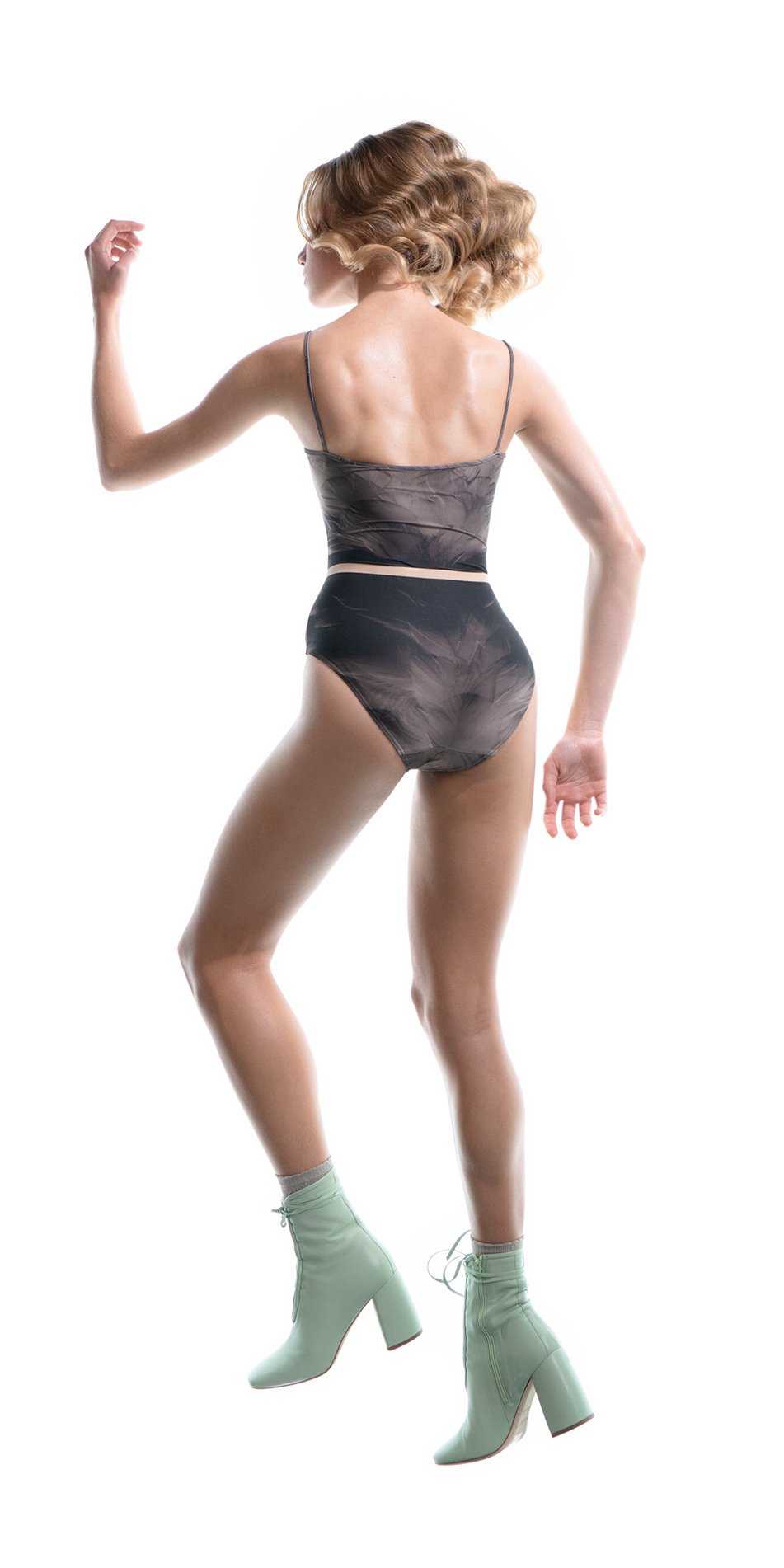 SWAN – classic camisole leotard – black