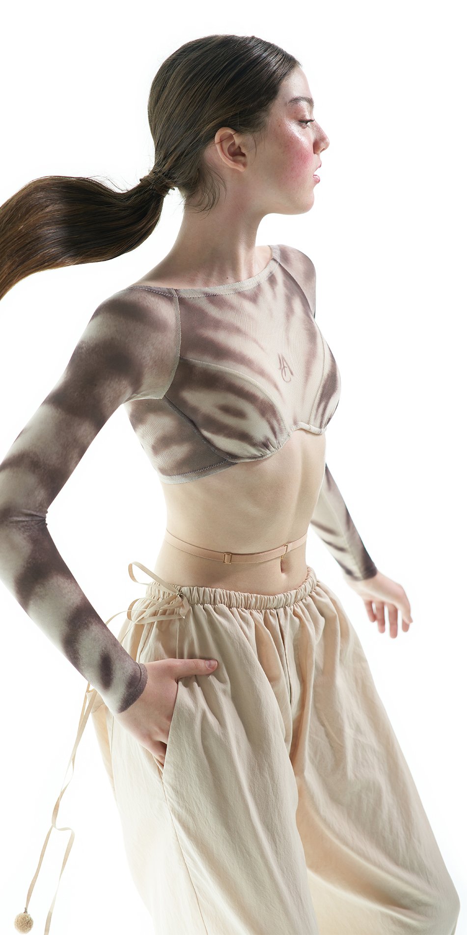 CROOKED – boyfriend baggy pants – nude