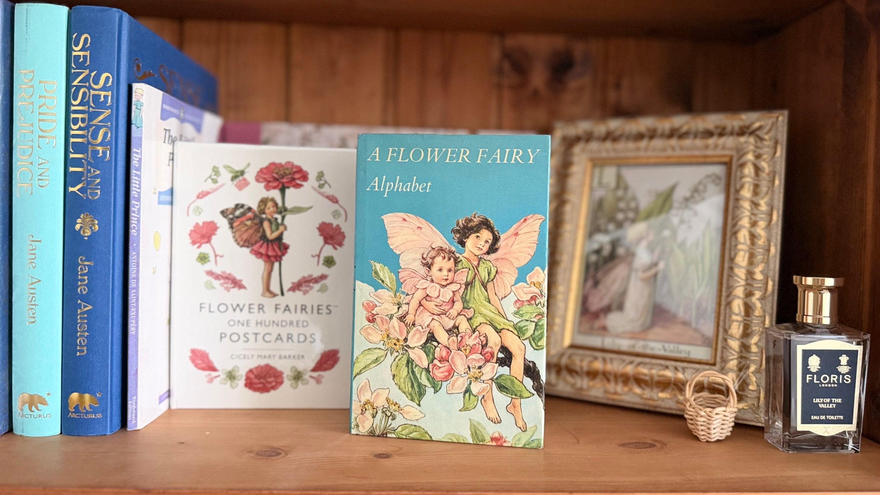 "A Flower Fairy Alphabet"  Flowers, quietly collected 〜Little Flowers, Hidden in Balletwear〜