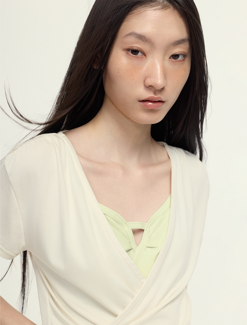 ［予約アイテム］SecondSkin Chloris Curved Pintuck Cut LT x 2色