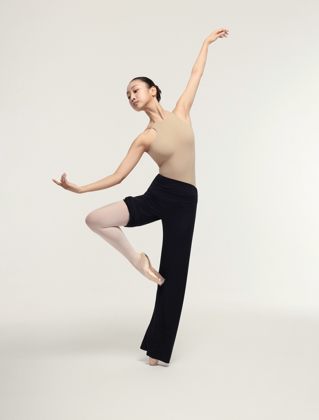 ［予約アイテム］SecondSkin SilkSoft™ Stola Curve-Draped Long Pants x 3色