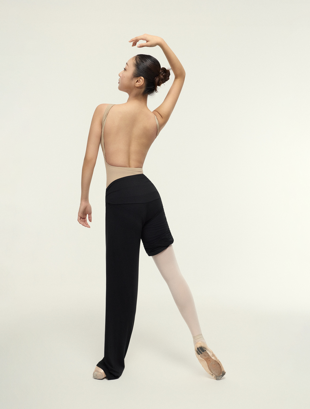 ［予約アイテム］SecondSkin SilkSoft™ Stola Curve-Draped Long Pants x 3色