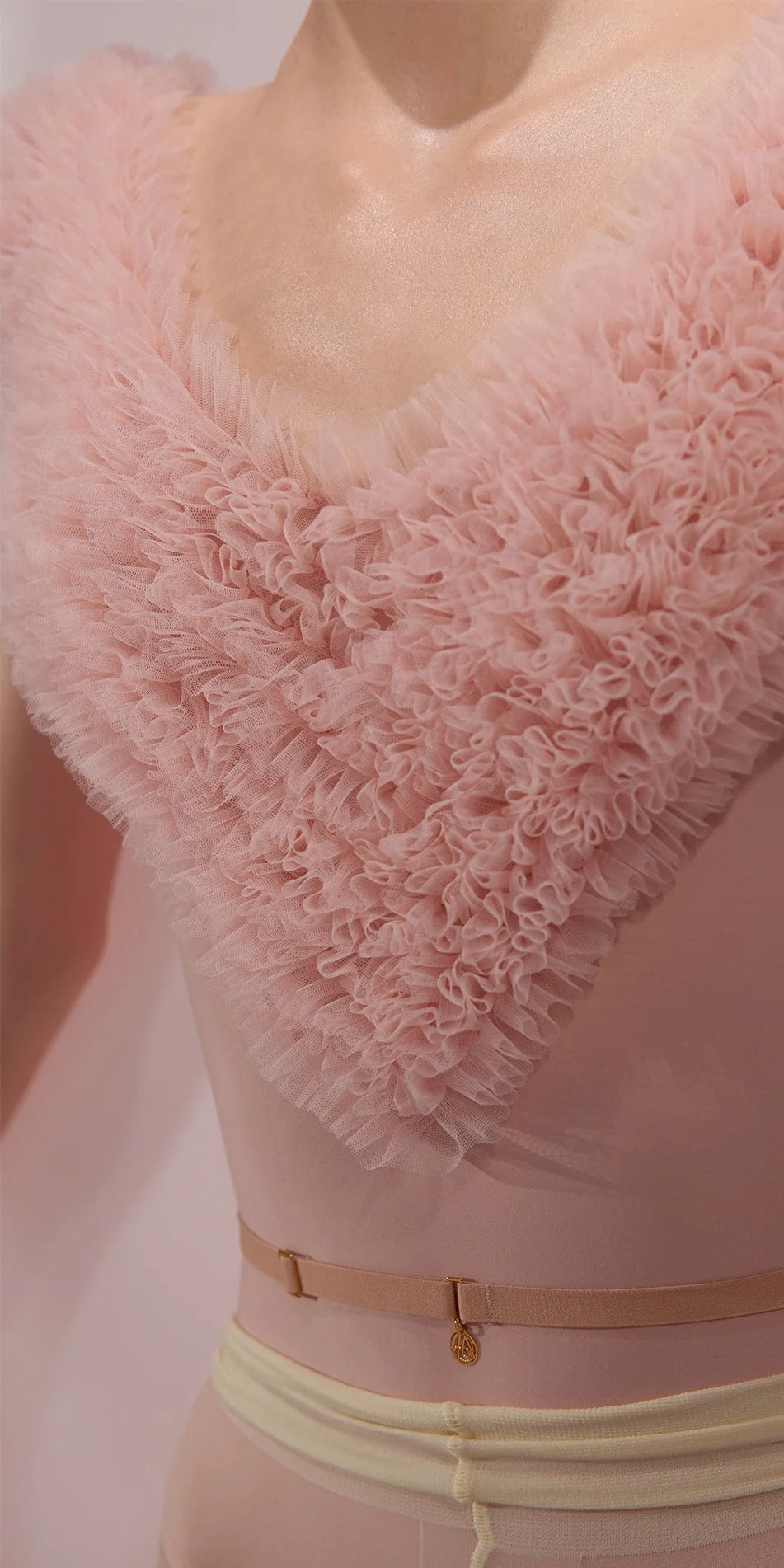 ［予約アイテム］CHANTILLY – ruffle tulle décolleté leotard – baby blush