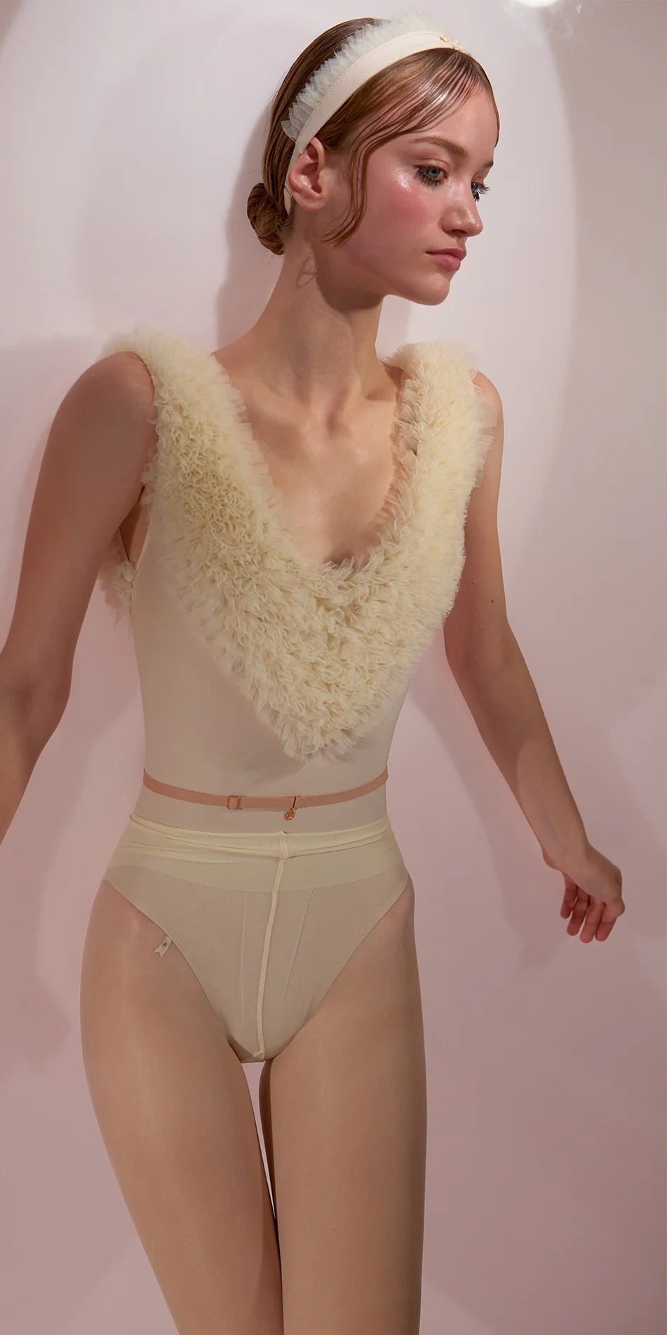 ［予約アイテム］CHANTILLY – ruffle tulle décolleté leotard – edelweiss