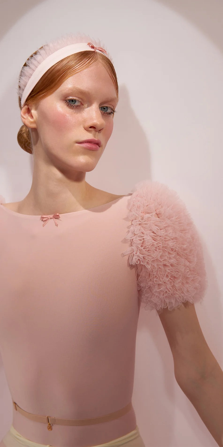 ［予約アイテム］CHANTILLY – ruffle tulle short sleeve leotard – baby blush