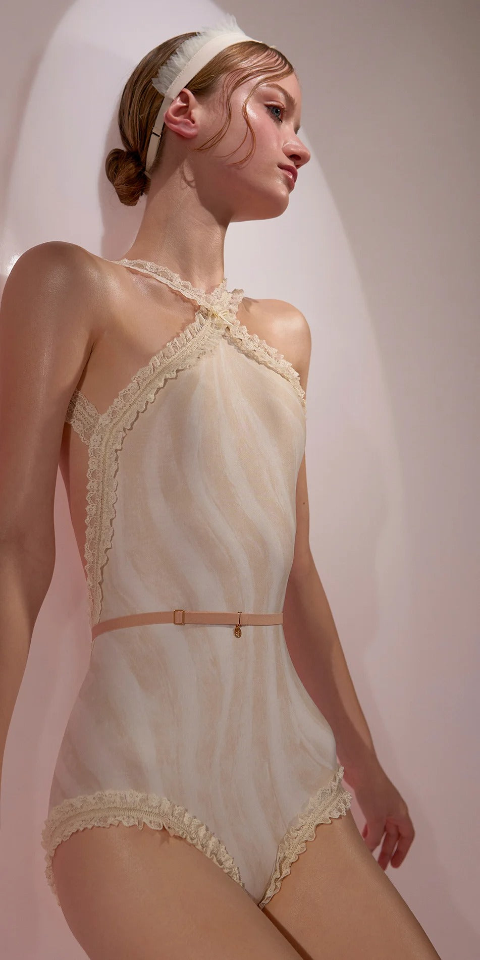 ［予約アイテム］CUPCAKE – printed leotard embellished with elastic lace – edelweiss/nude