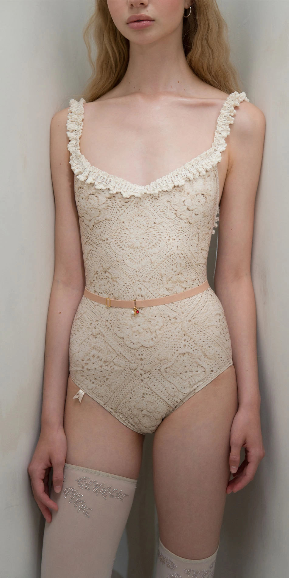 ［予約アイテム］CROCHET – printed camisole leotard with crochet trim – edelweiss