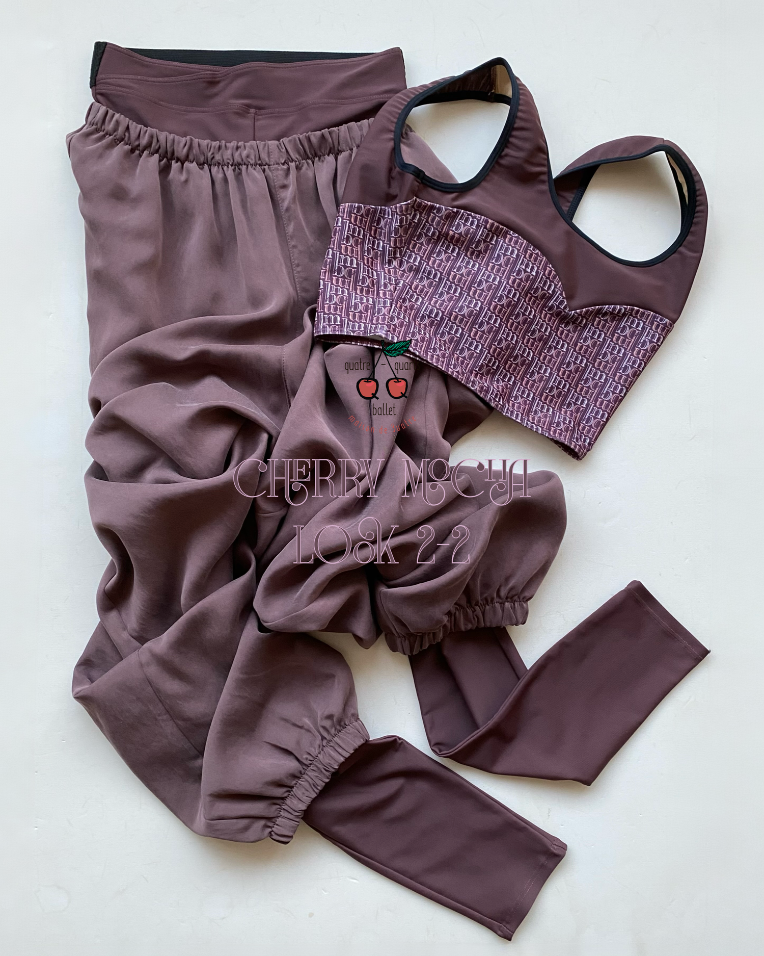 Top | Cherry mocha Monogram