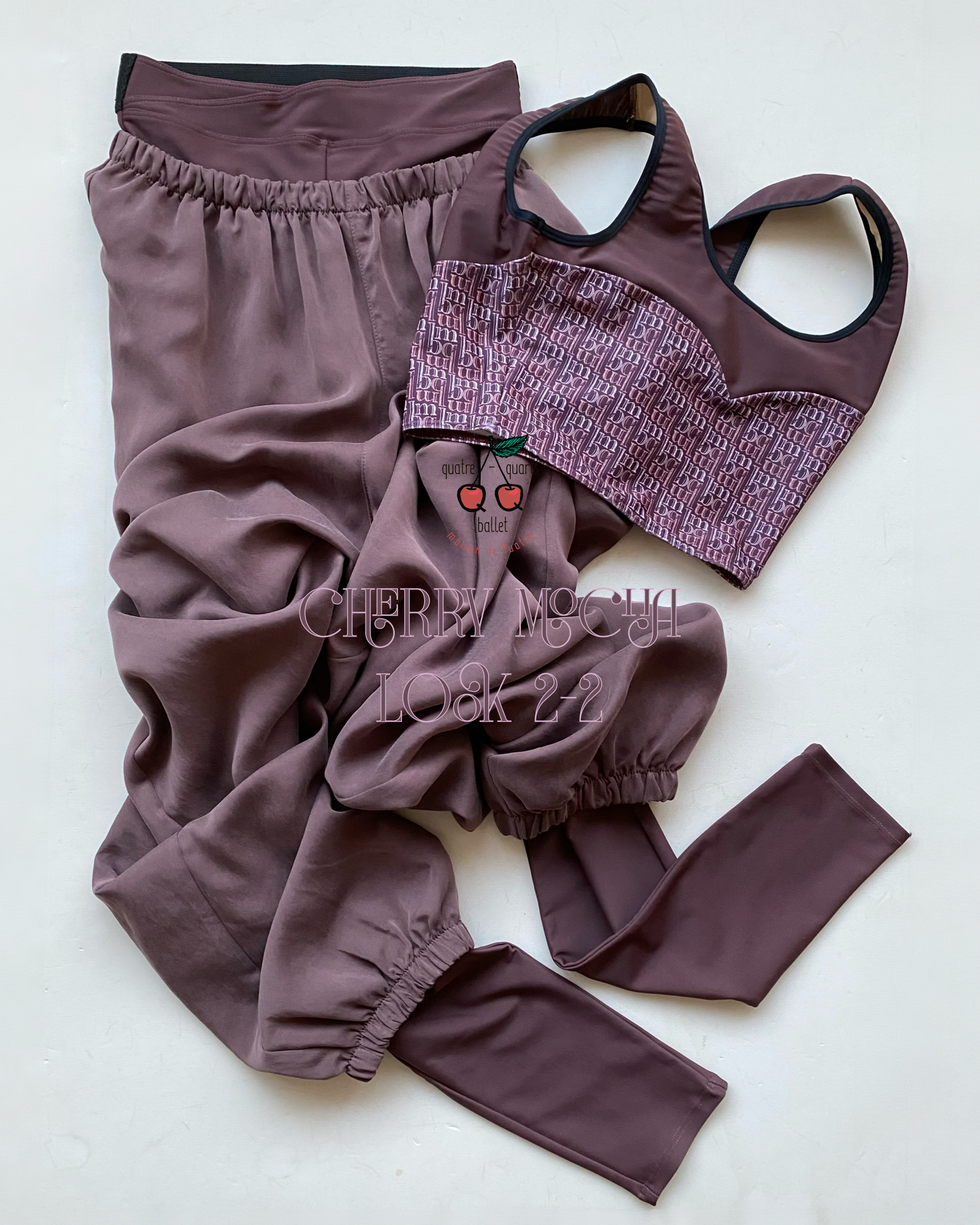 Top | Cherry mocha Monogram