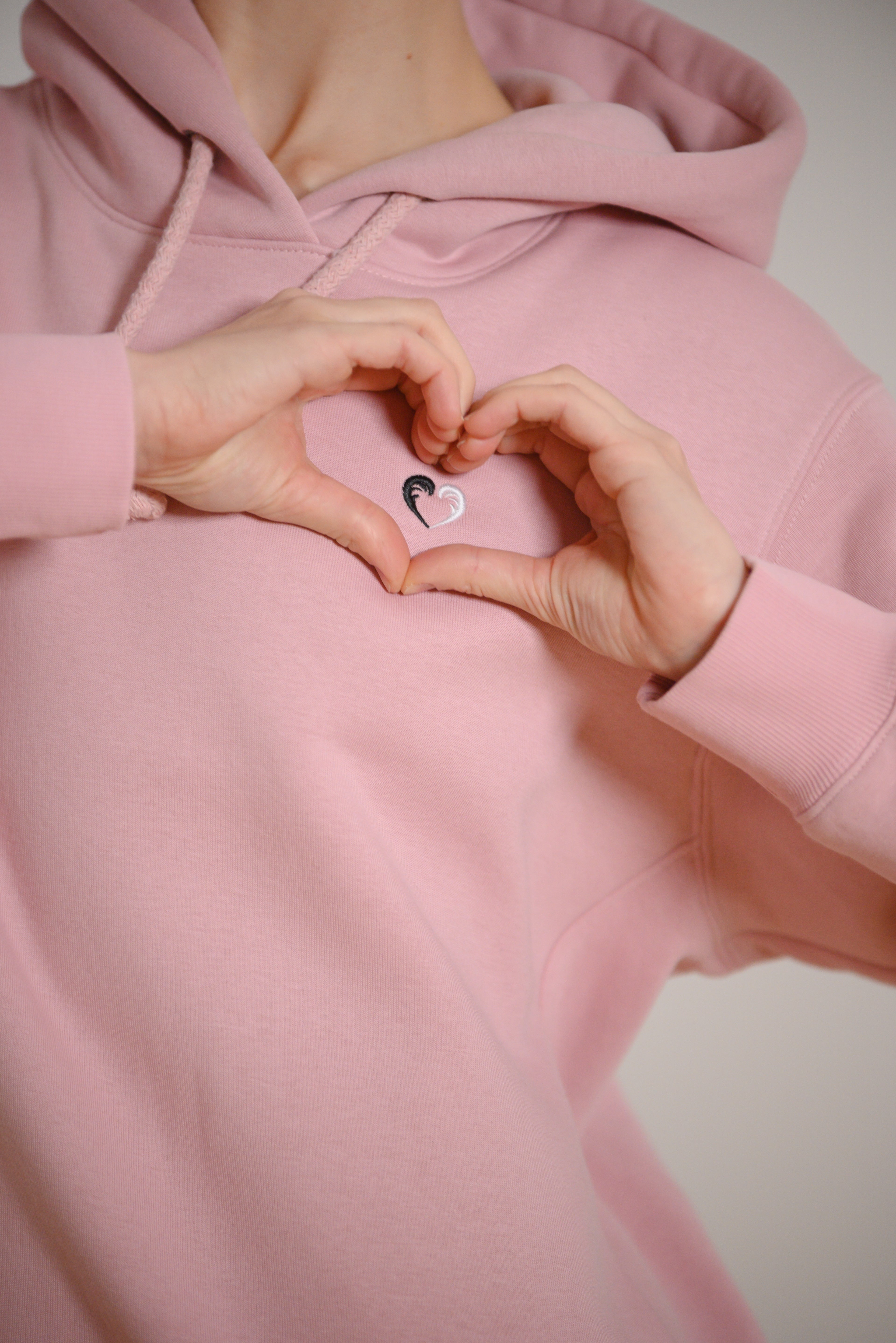 Love sign hoodie