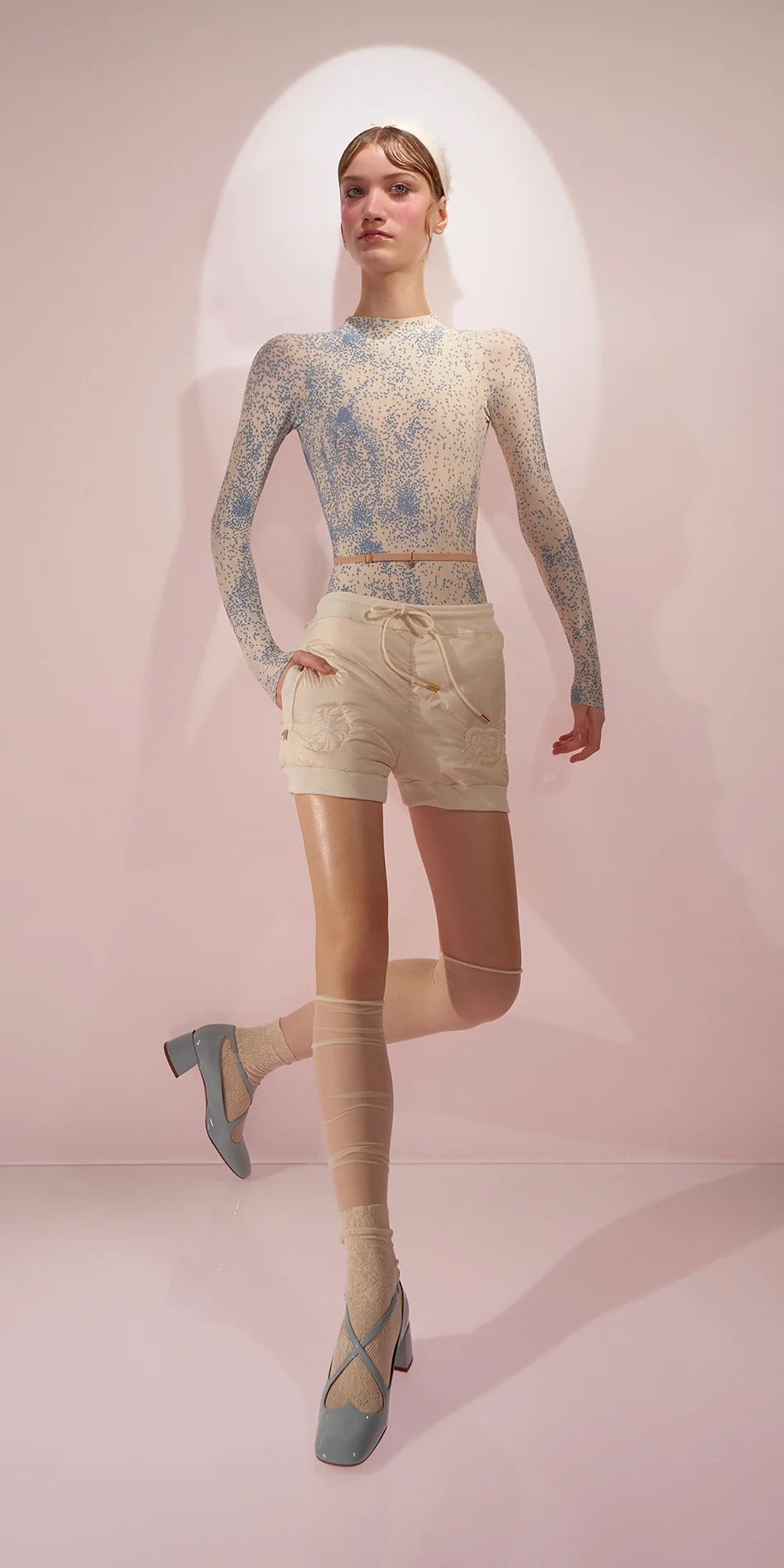 ［予約アイテム］EMBROIDERED PÂTISSERIE – warming shorts – edelweiss