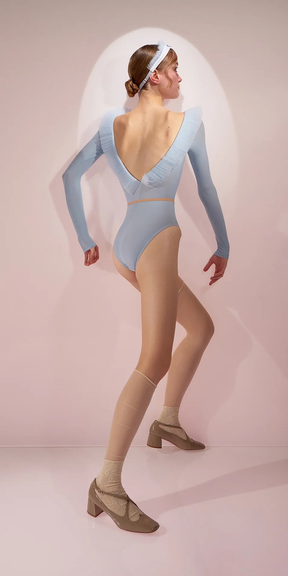 ［予約アイテム］GRAND – décolleté leotard with pleated tutu collar – baby blue