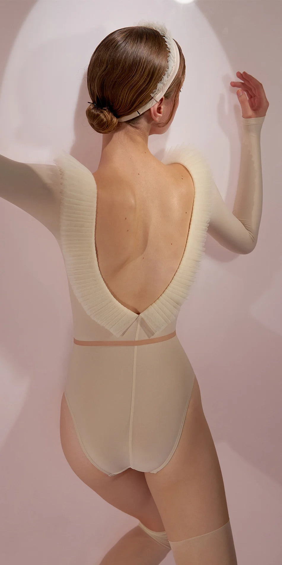 ［予約アイテム］GRAND – décolleté leotard with pleated tutu collar – edelweiss