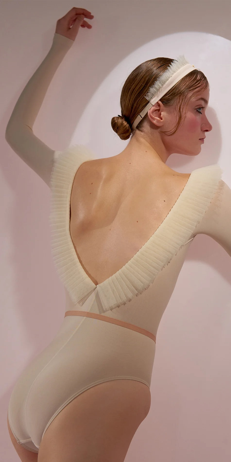 ［予約アイテム］GRAND – décolleté leotard with pleated tutu collar – edelweiss