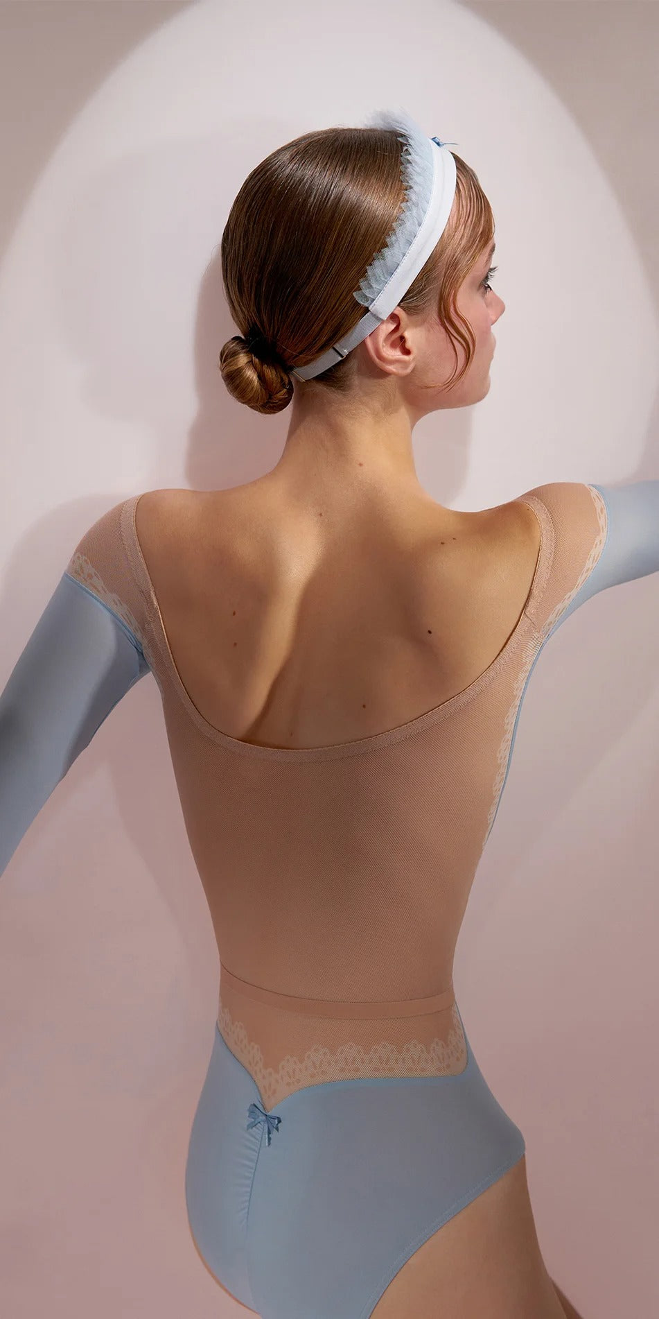 ［予約アイテム］HOURGLASS – lace napkin boatneck leotard – baby blue