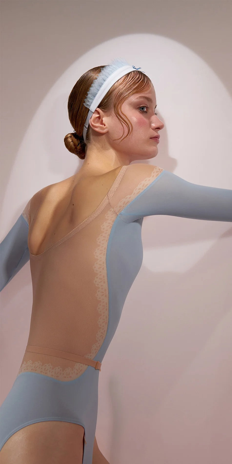 ［予約アイテム］HOURGLASS – lace napkin boatneck leotard – baby blue