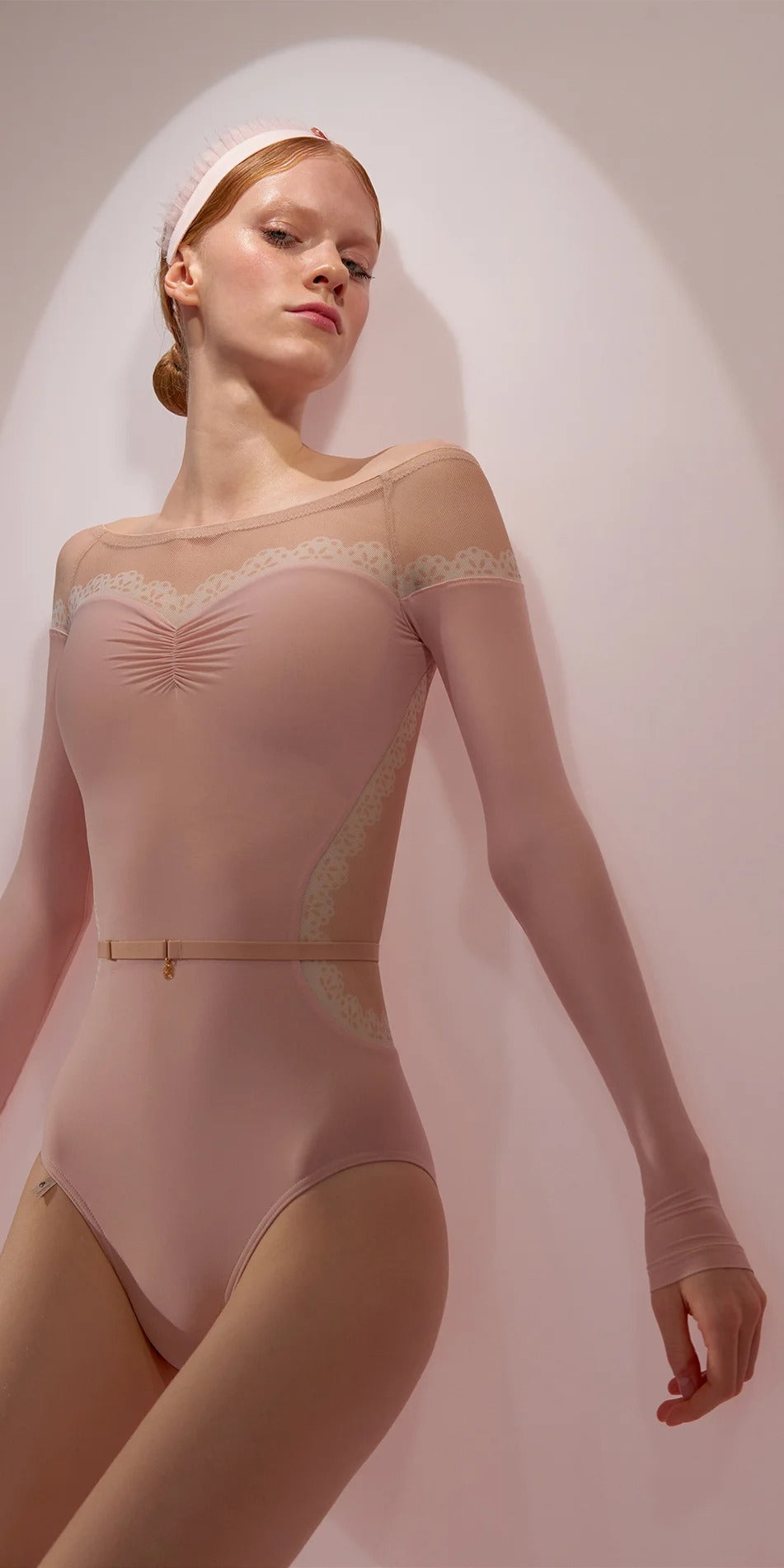 ［予約アイテム］HOURGLASS – lace napkin boatneck leotard – baby blush