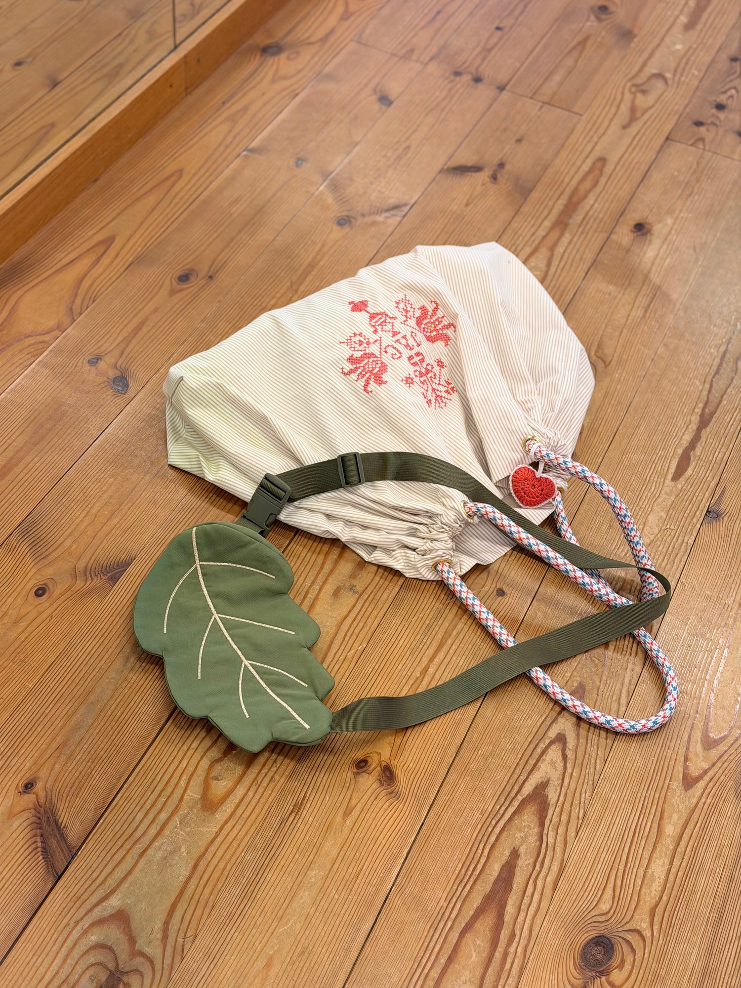 BINDLE – alpinia cross stitch tote | EDELWEISS
