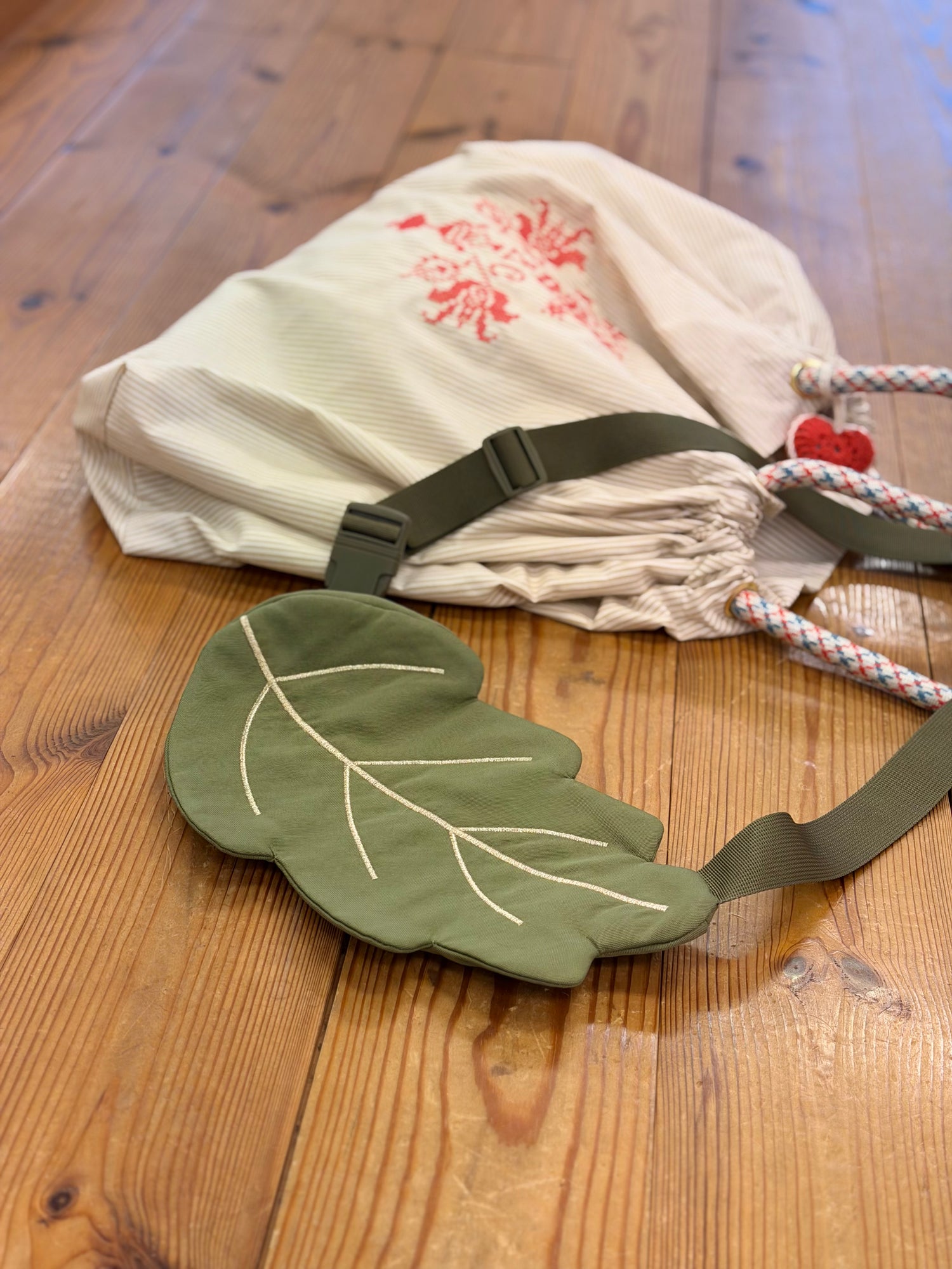 BINDLE – alpinia cross stitch tote | EDELWEISS