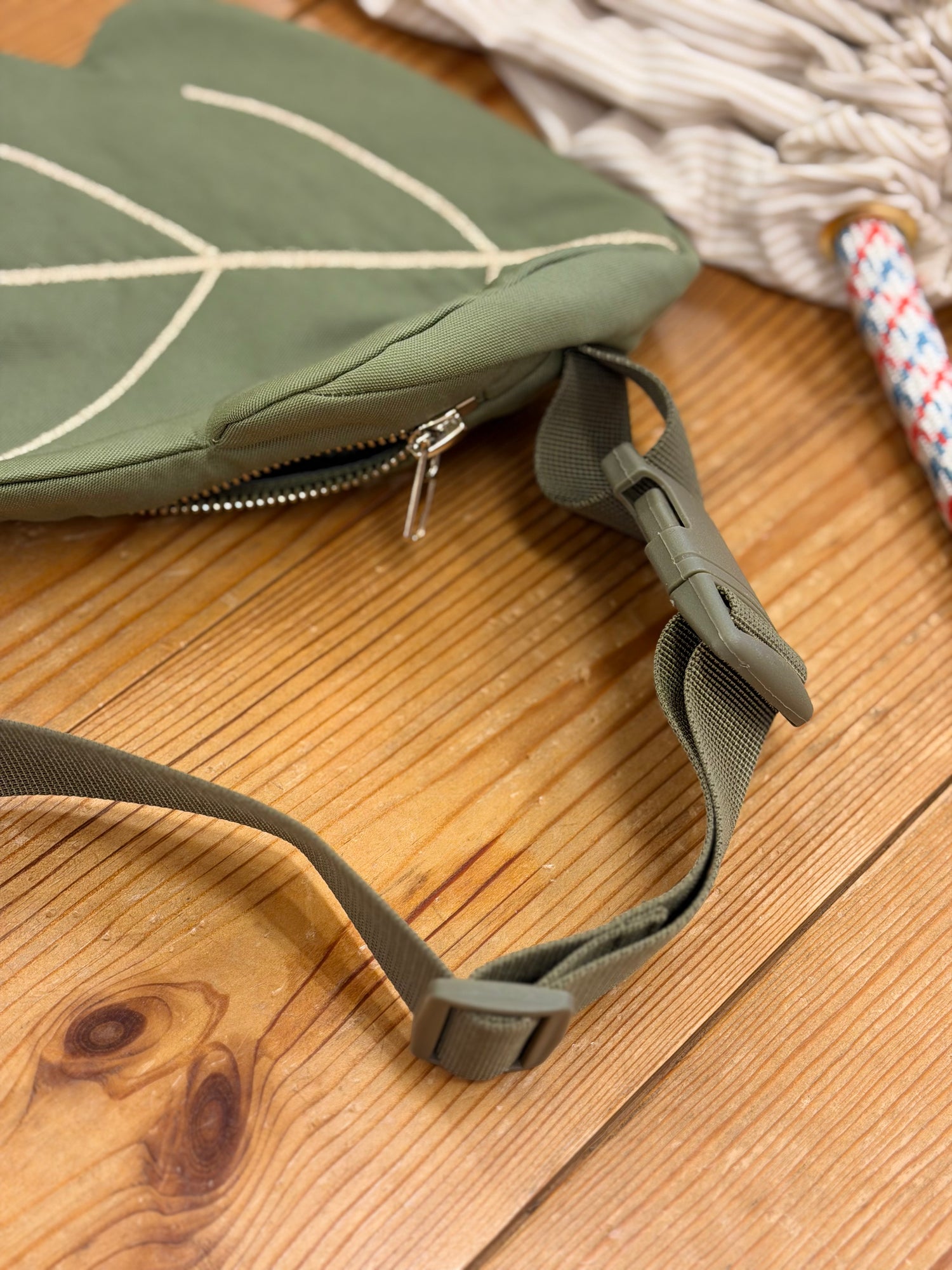 LEAF BUM BAG