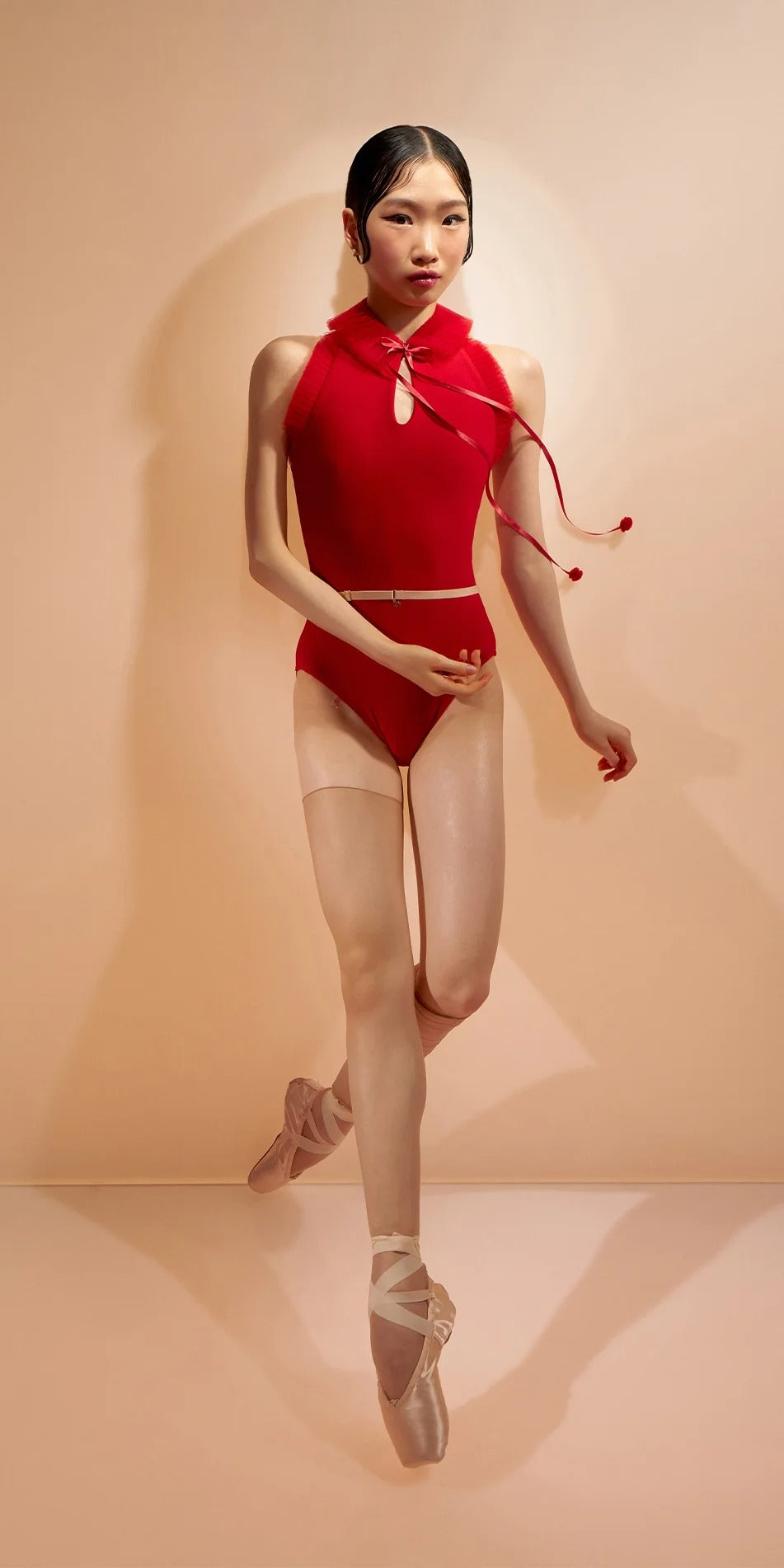 ［予約アイテム］MINI’S – leotard with detachable pleated tutu collar – cherry red