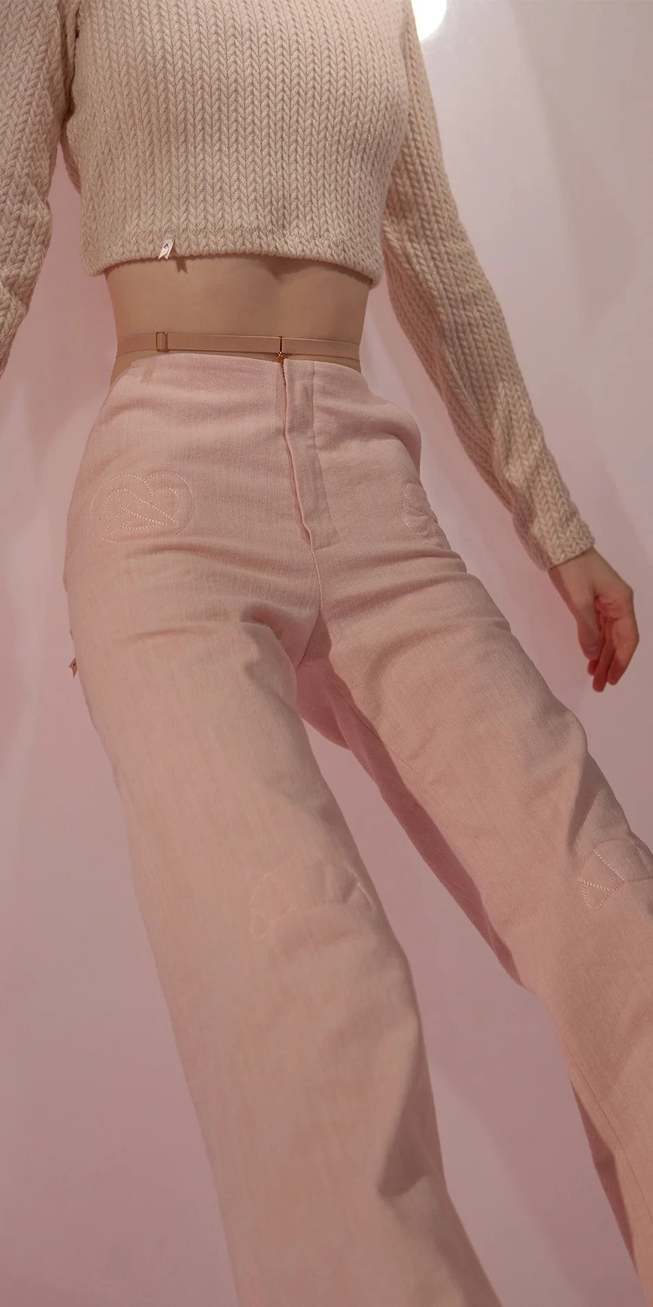 ［予約アイテム］PÂTISSIER’S – embroidered uniform flare trousers – baby blush