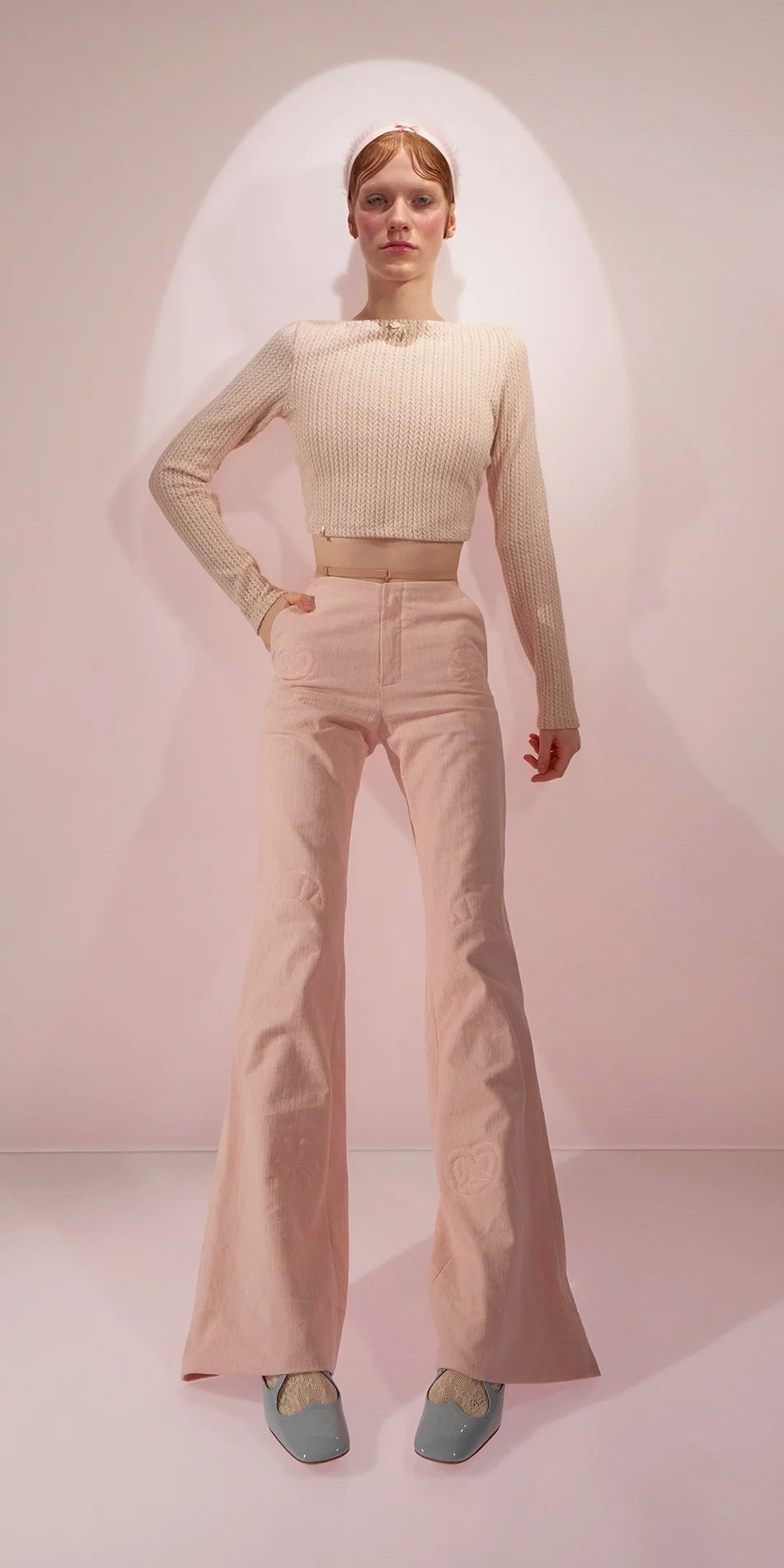 ［予約アイテム］PÂTISSIER’S – embroidered uniform flare trousers – baby blush