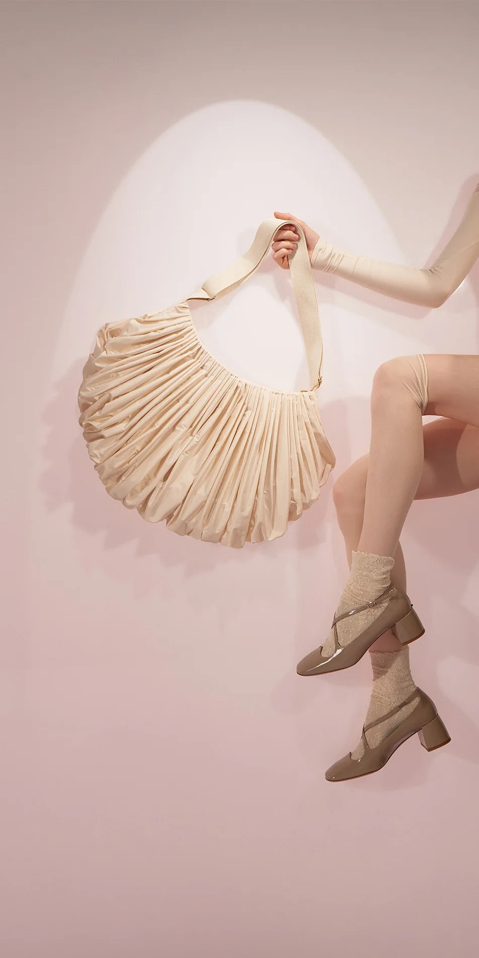 ［予約アイテム］WHIPPED CREAM – pleated croissant bag – edelweiss