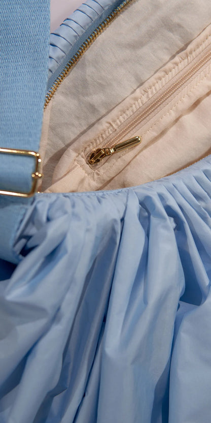 ［予約アイテム］WHIPPED CREAM – pleated croissant bag – baby blue