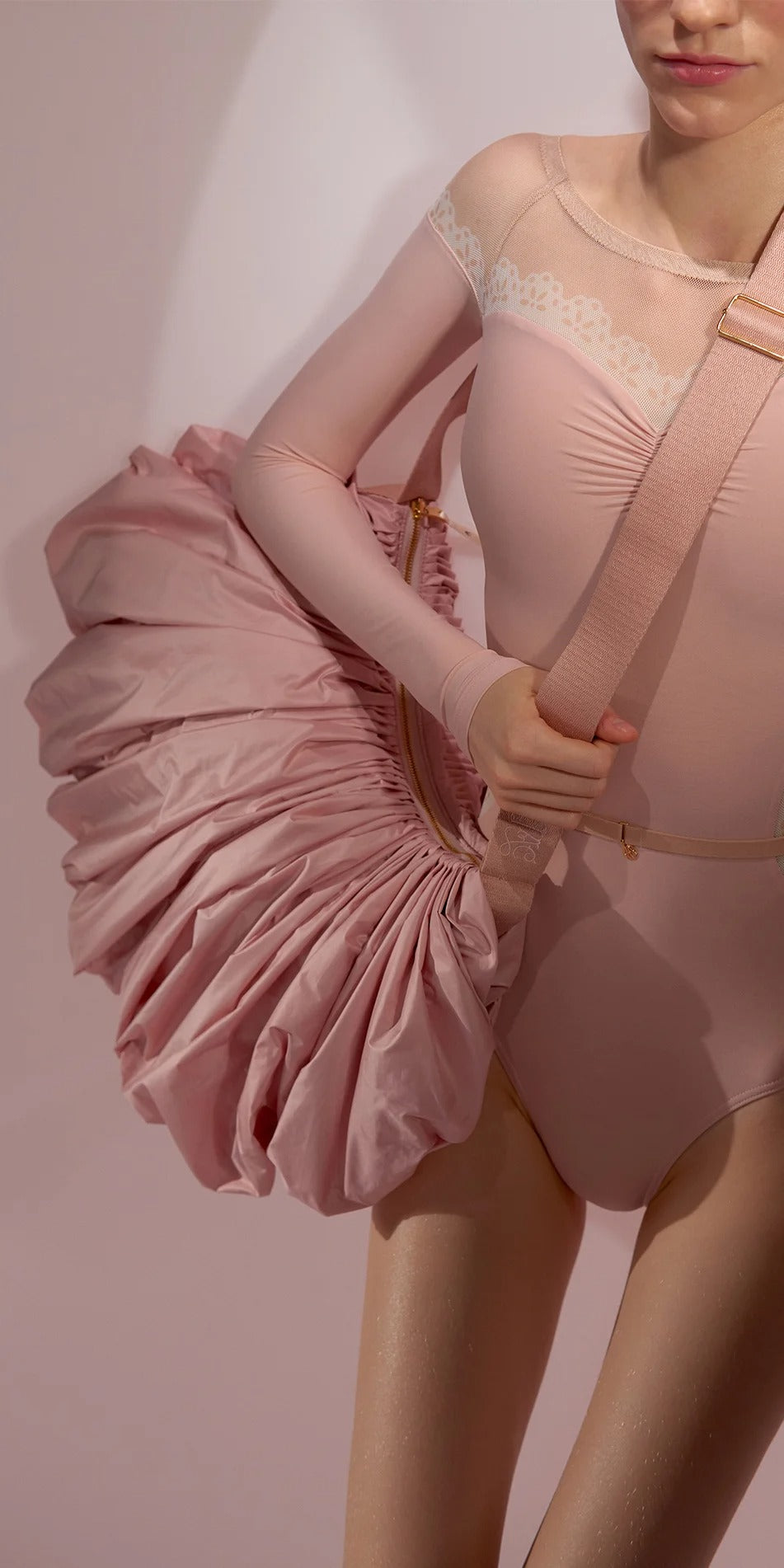 ［予約アイテム］WHIPPED CREAM – pleated croissant bag – baby blush