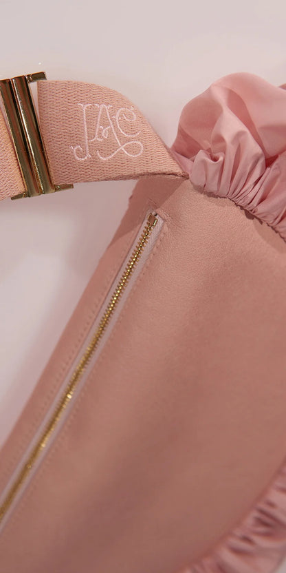 ［予約アイテム］WHIPPED CREAM – pleated fanny pack – baby blush