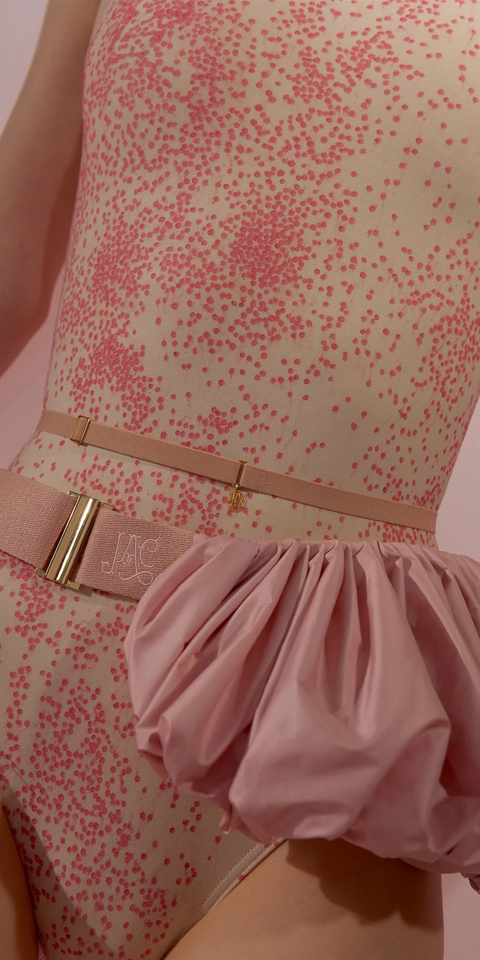 ［予約アイテム］WHIPPED CREAM – pleated fanny pack – baby blush