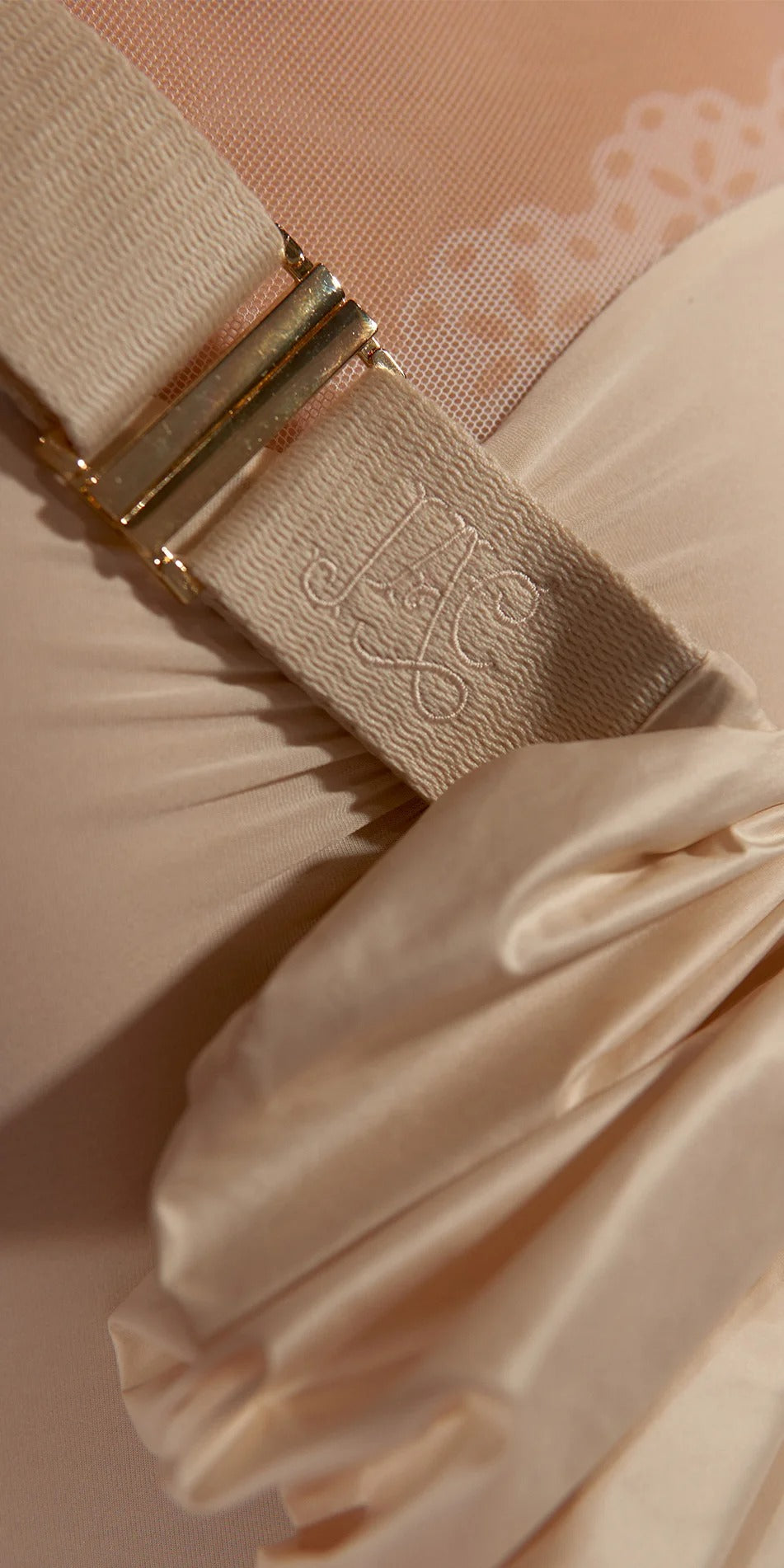 ［予約アイテム］WHIPPED CREAM – pleated fanny pack – edelweiss